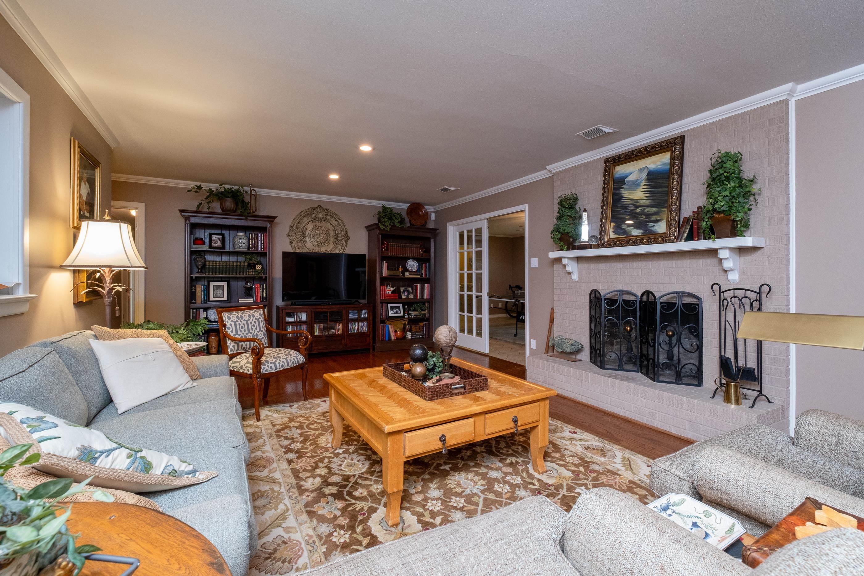 RIDGECREST MANOR - Residential