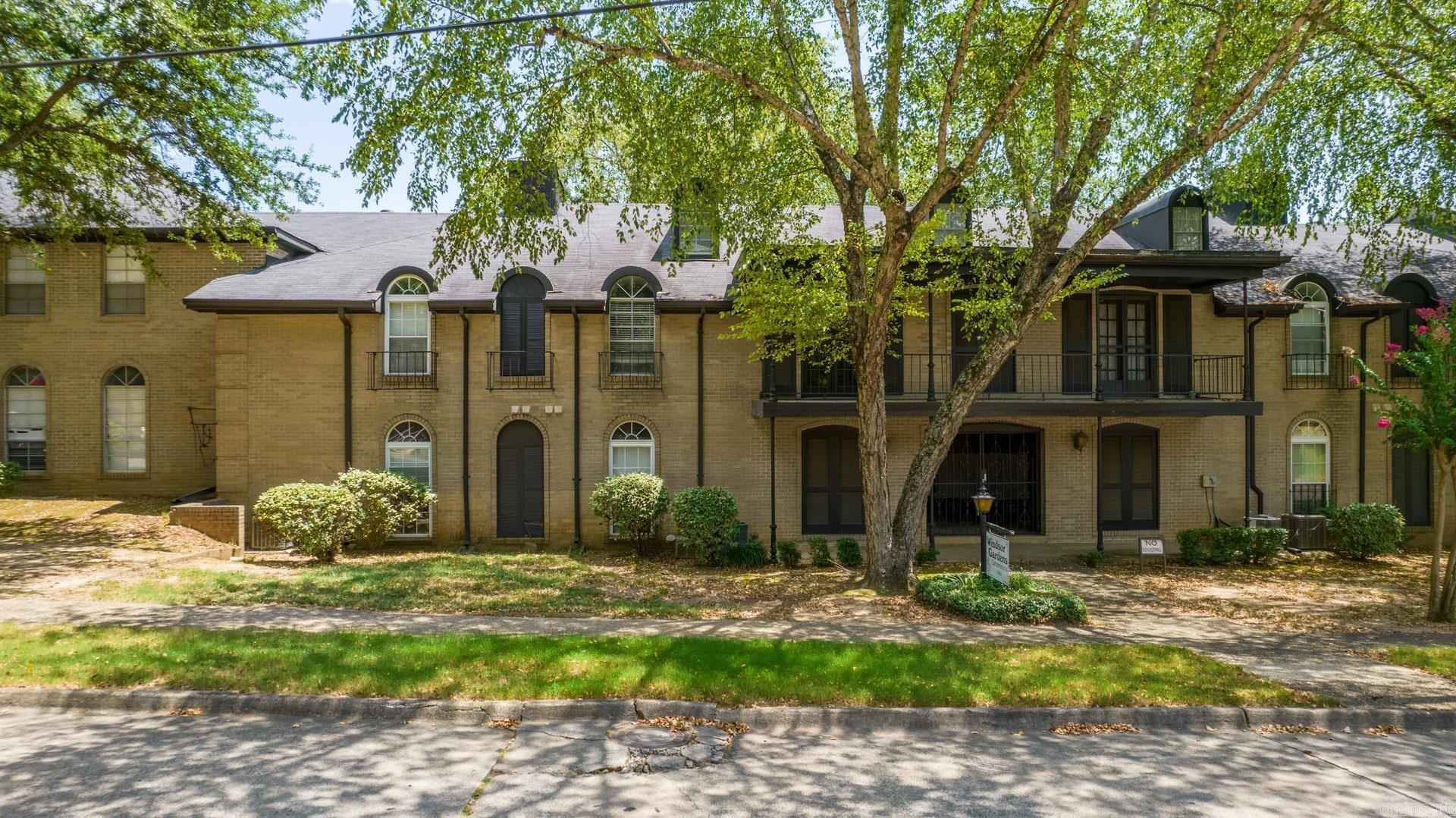 WINDSOR GARDENS CONDOMINIUMS - Residential