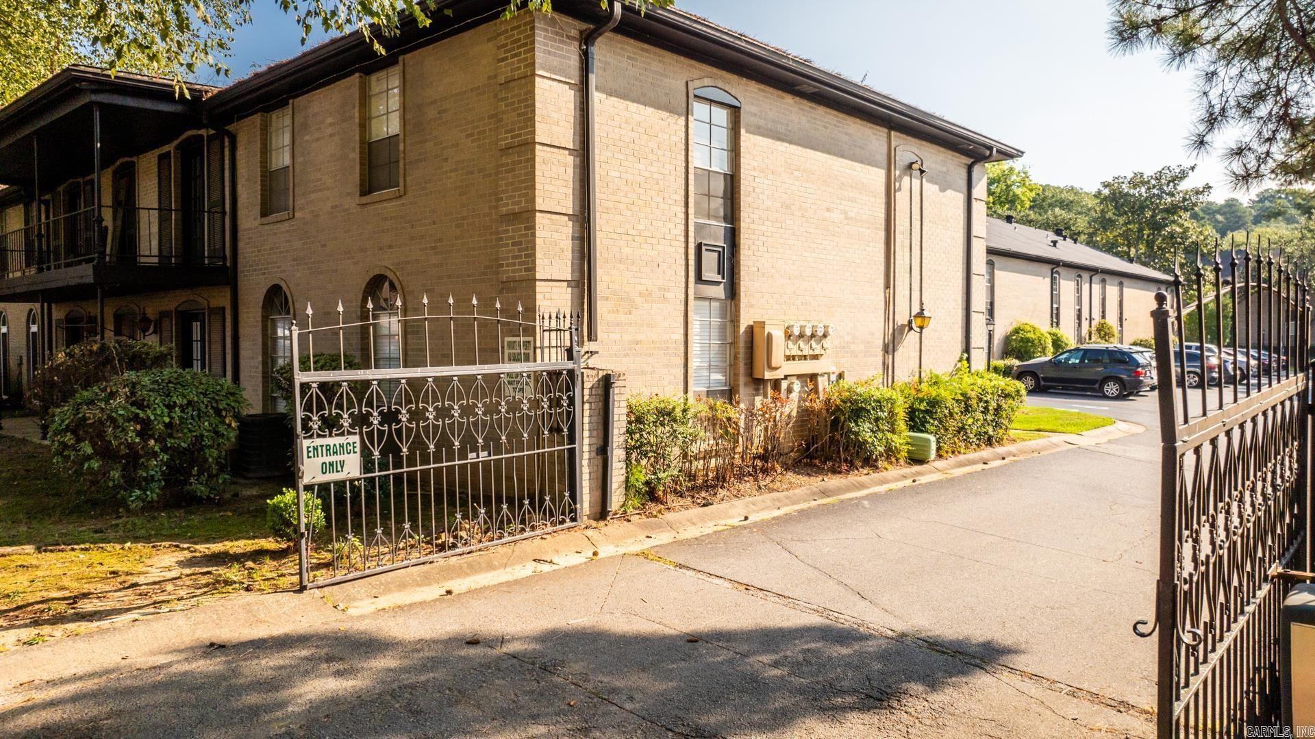 WINDSOR GARDENS CONDOMINIUMS - Residential