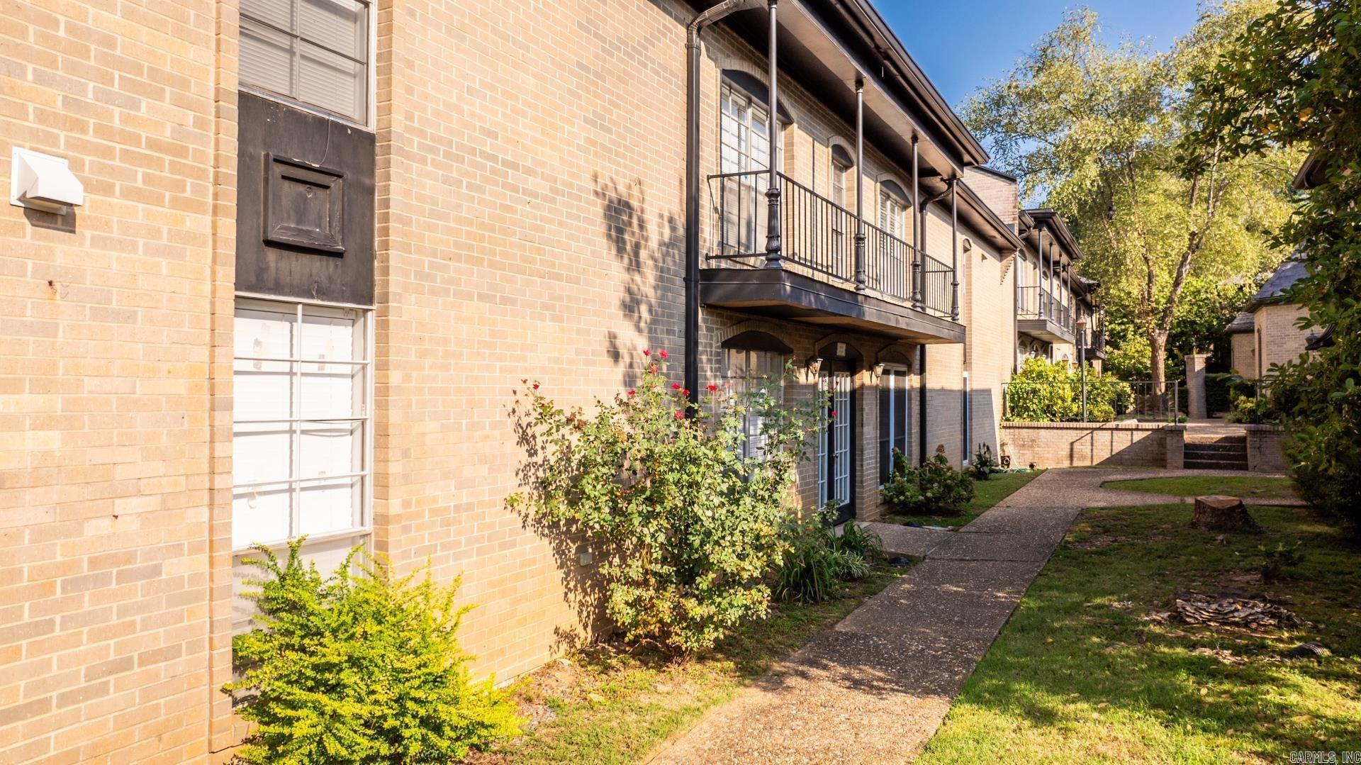 WINDSOR GARDENS CONDOMINIUMS - Residential