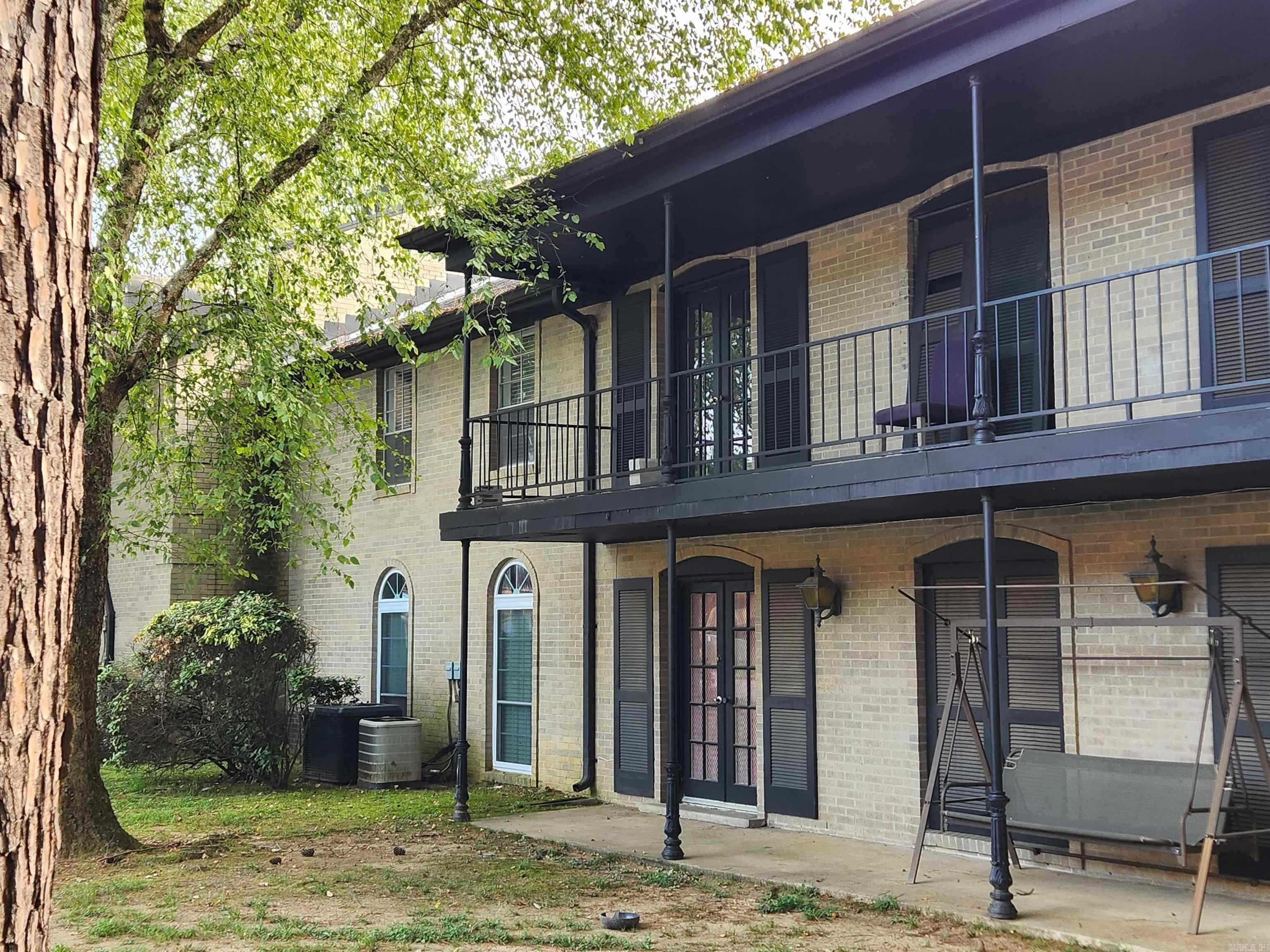 WINDSOR GARDENS CONDOMINIUMS - Residential