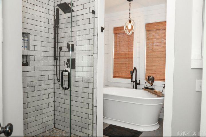 THE HIGHLANDS - Residential