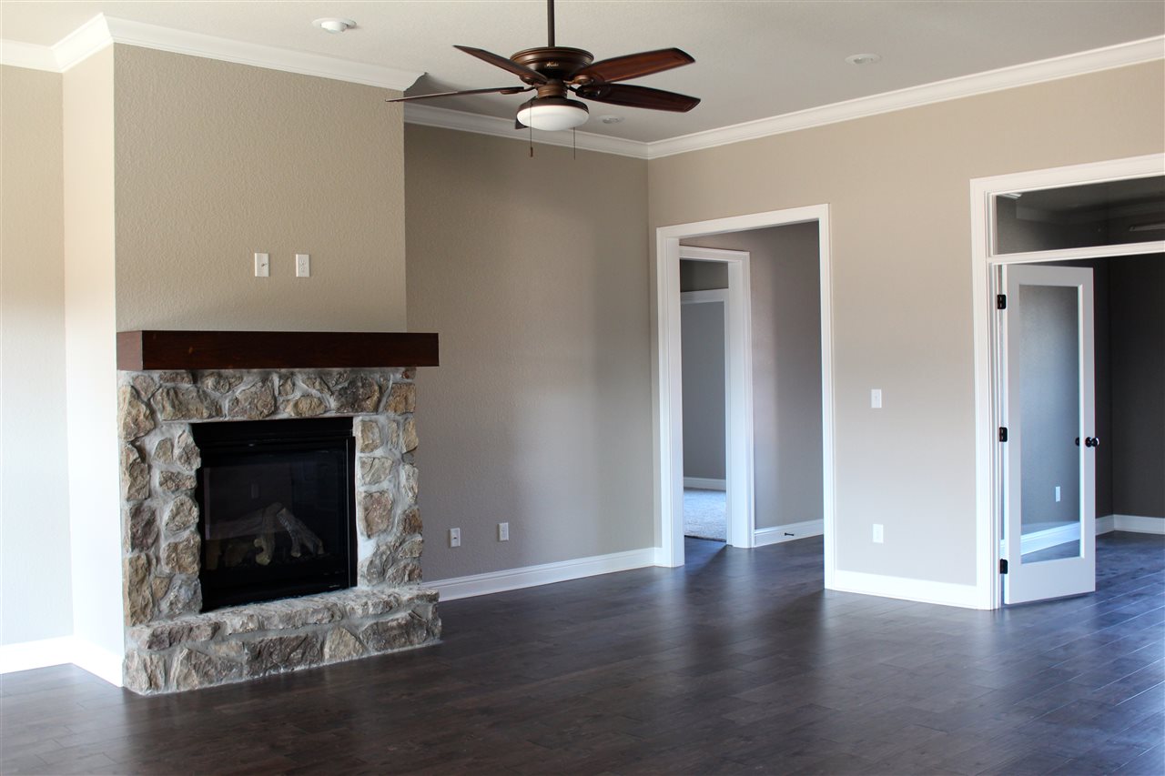 Salem Woods - Residential