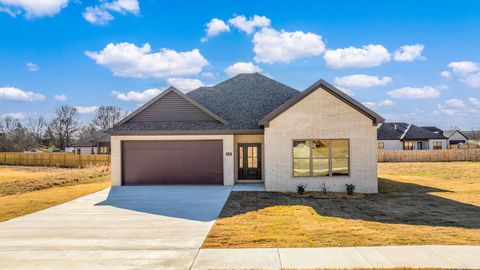 Photo of 46 Ridge View Street St, Vilonia, AR 72173 (MLS # 26000405)