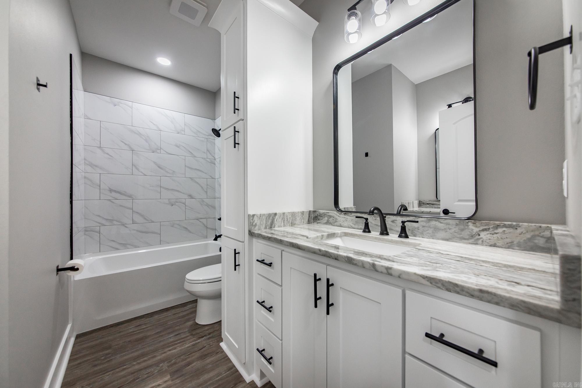 HIDDEN VALLEY ESTATES - Residential