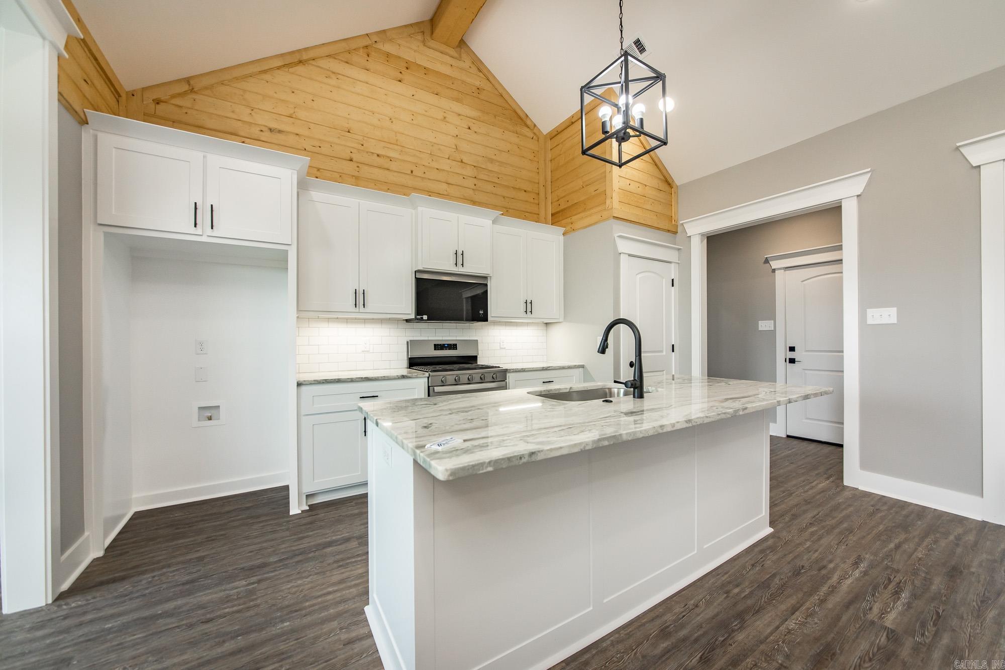 HIDDEN VALLEY ESTATES - Residential