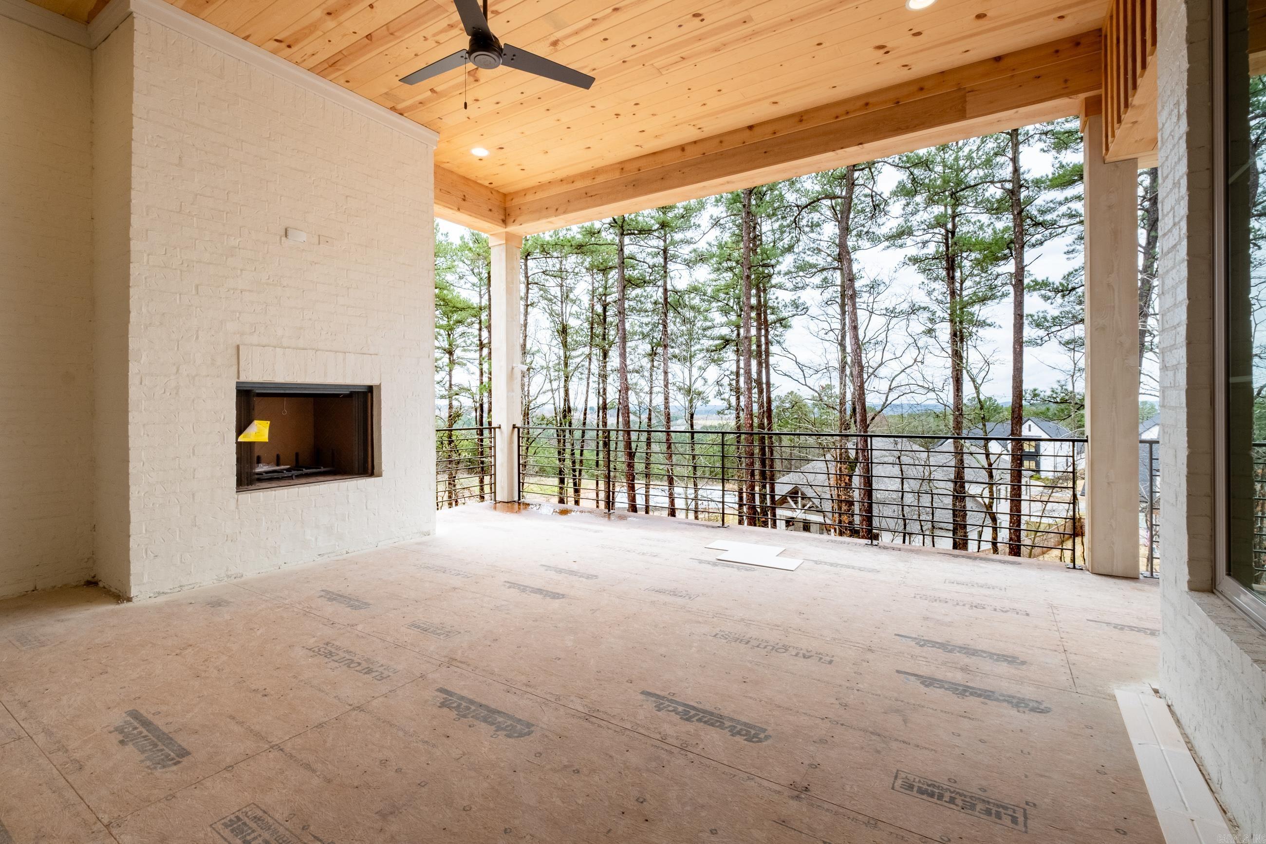 CHENAL VALLEY "FALSTONE COURT" - Residential