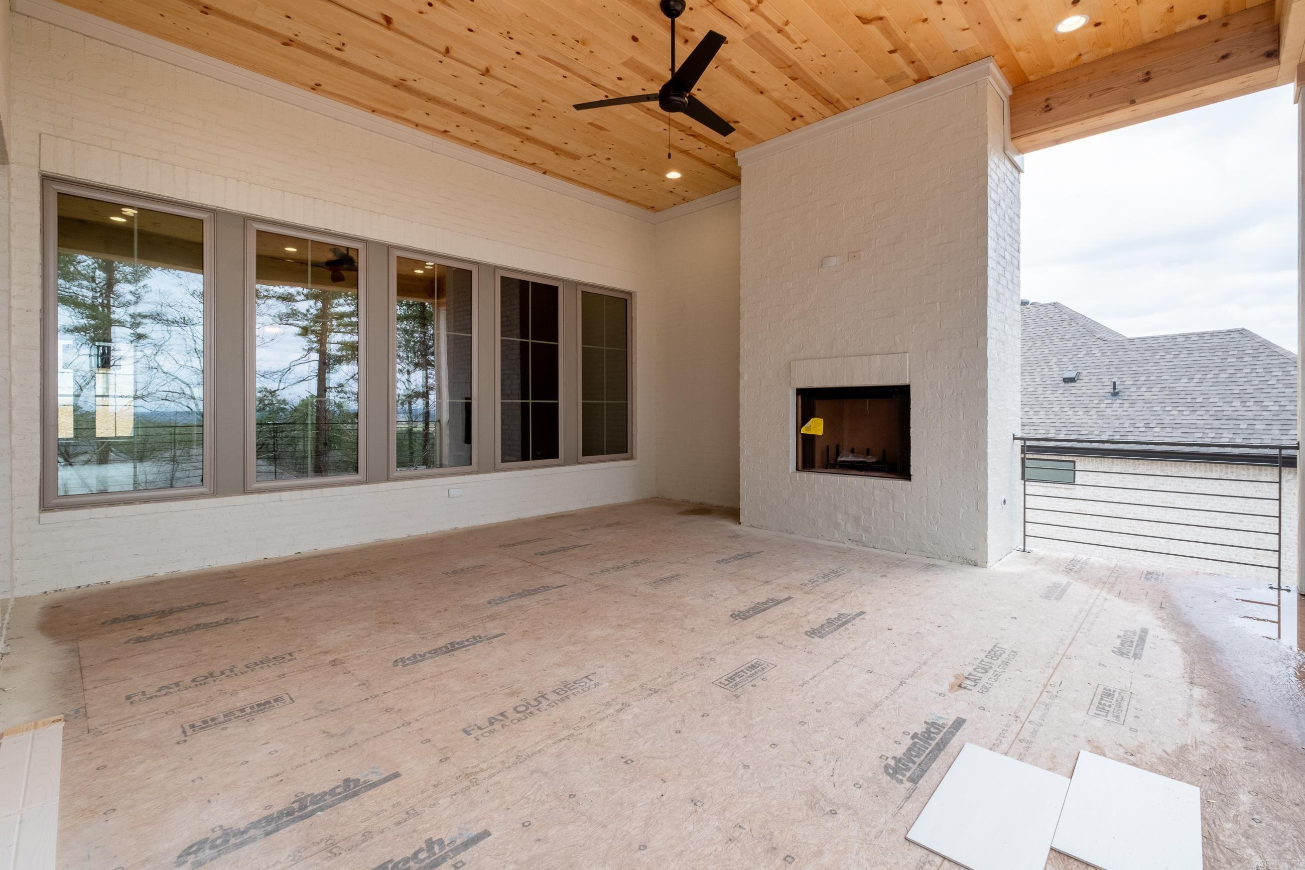 CHENAL VALLEY "FALSTONE COURT" - Residential