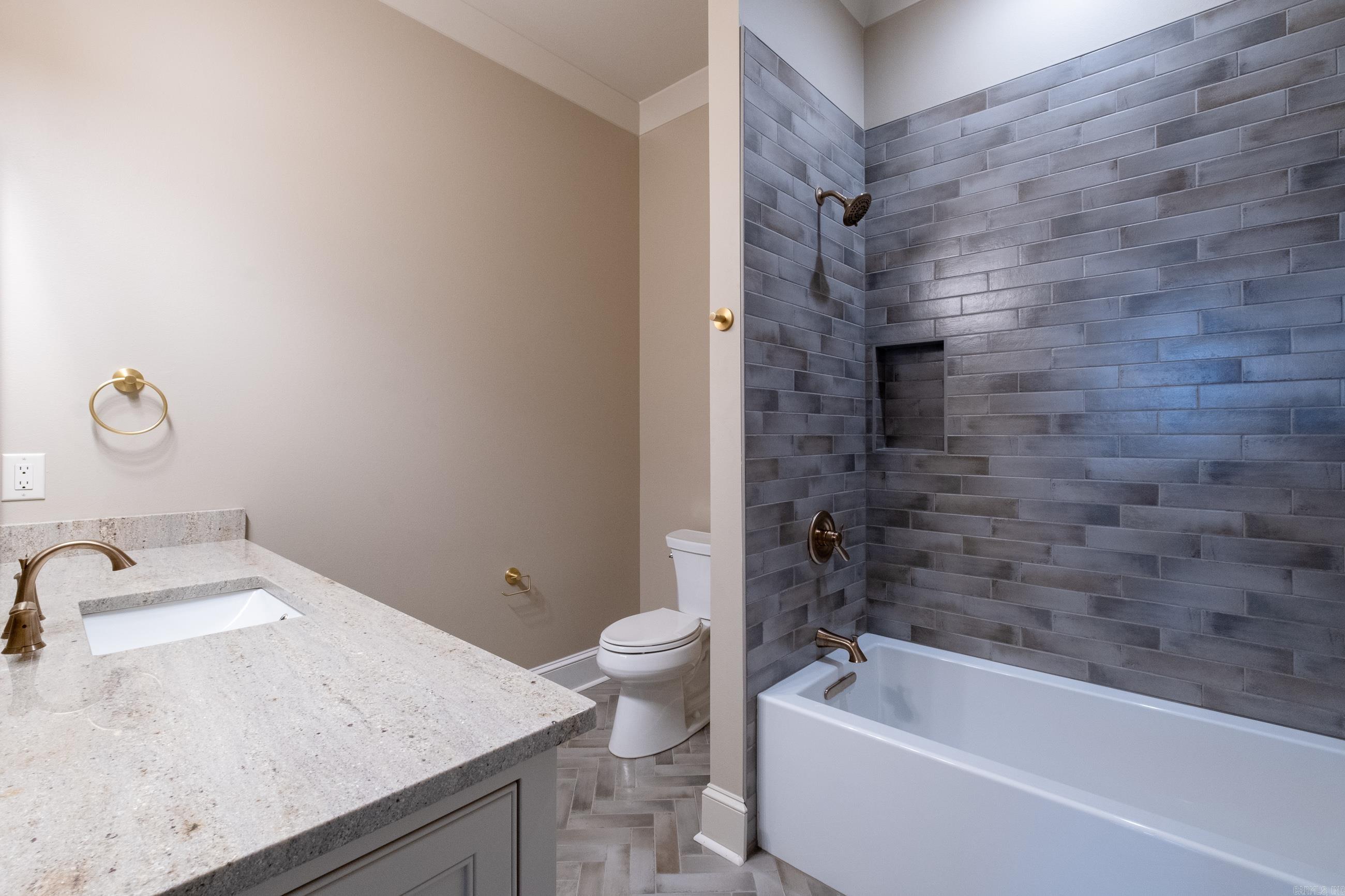 CHENAL VALLEY "FALSTONE COURT" - Residential