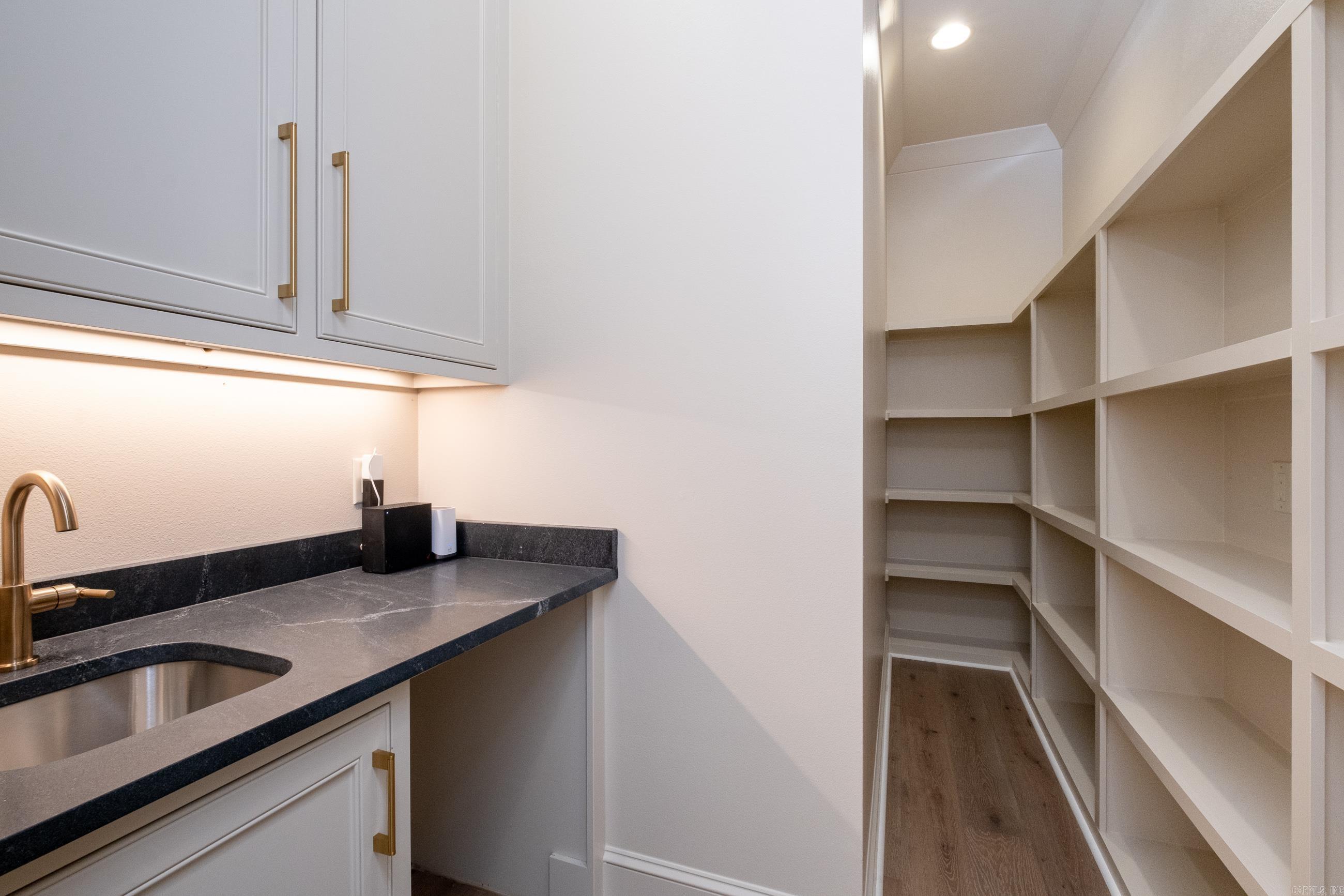 CHENAL VALLEY "FALSTONE COURT" - Residential