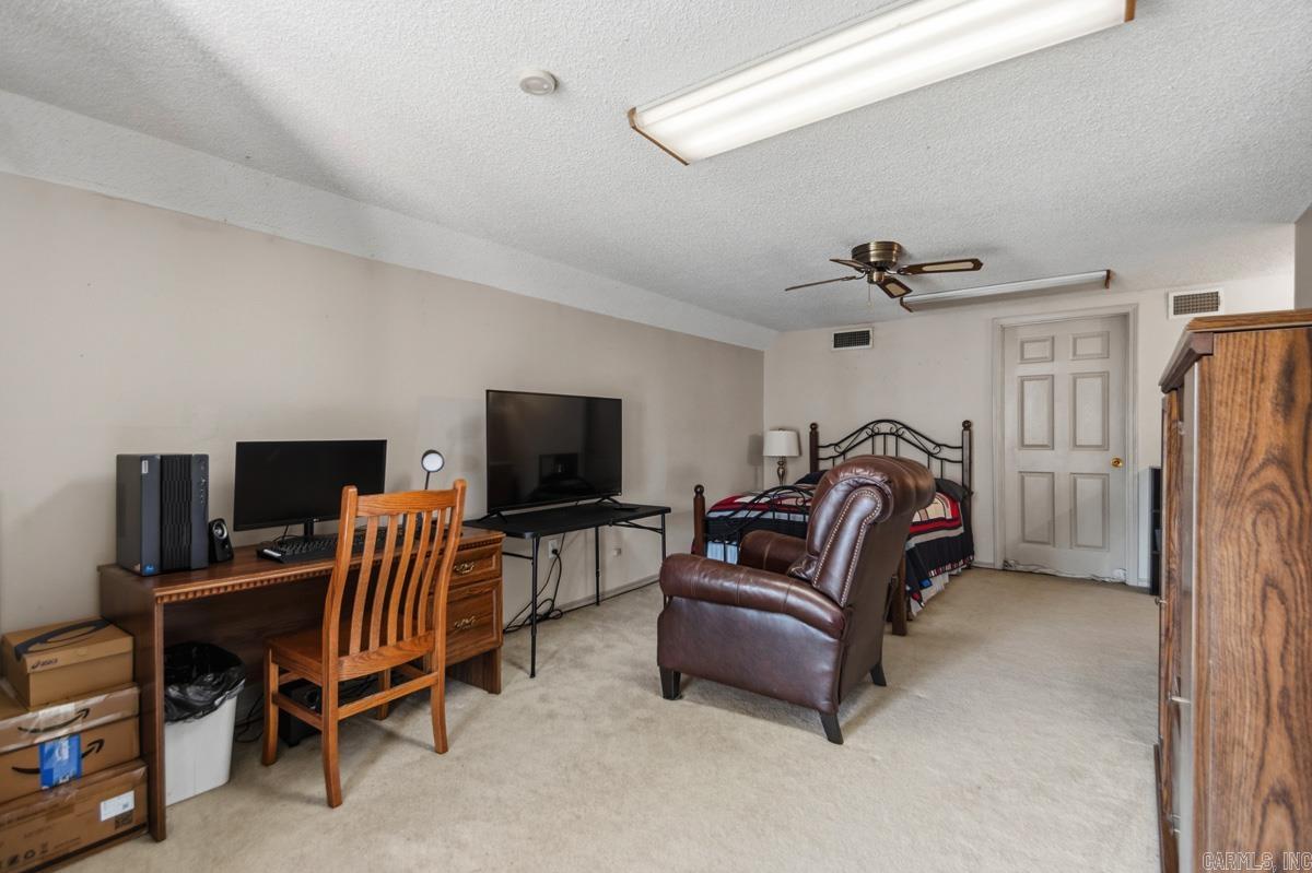 WILLOW POND - Residential