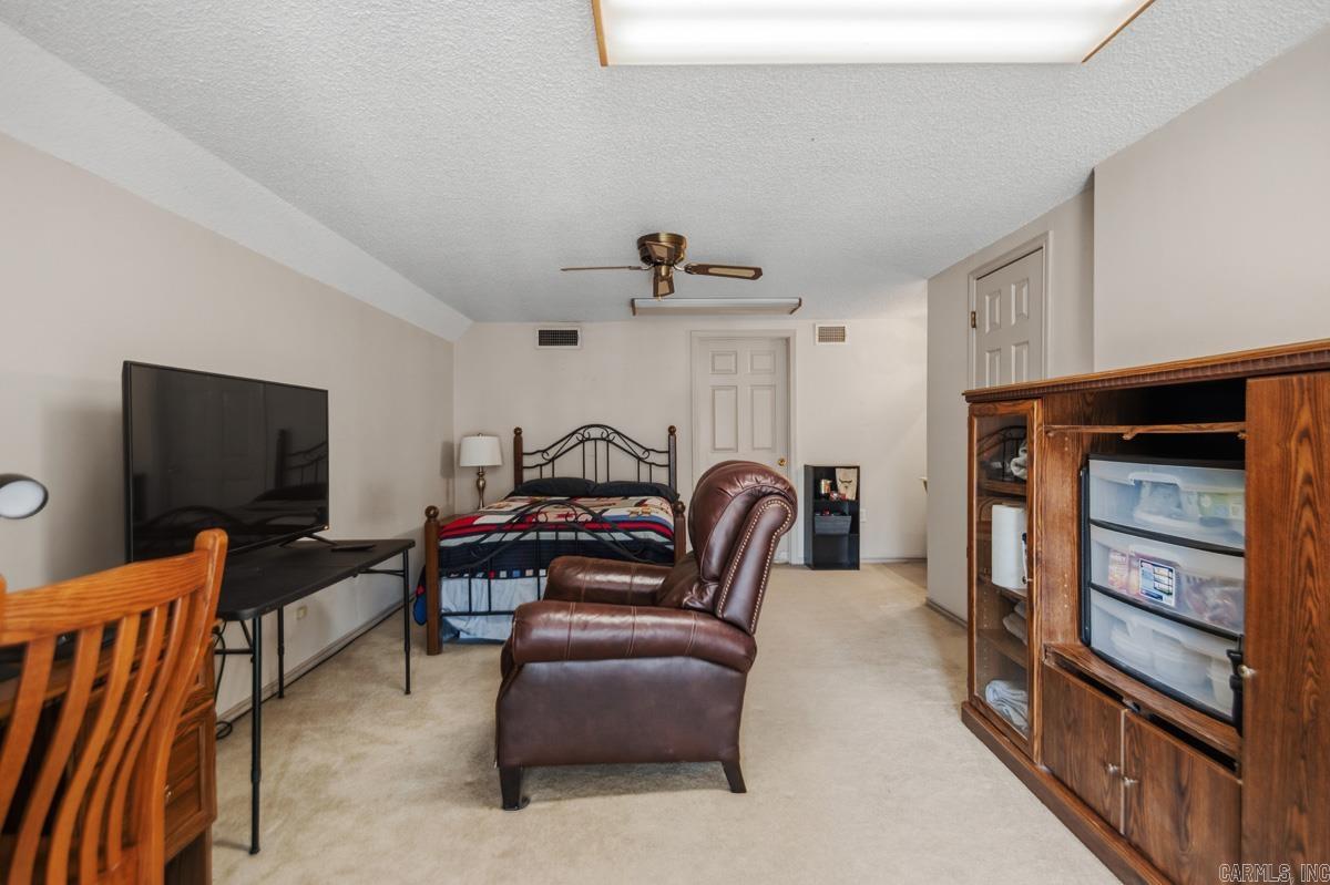 WILLOW POND - Residential