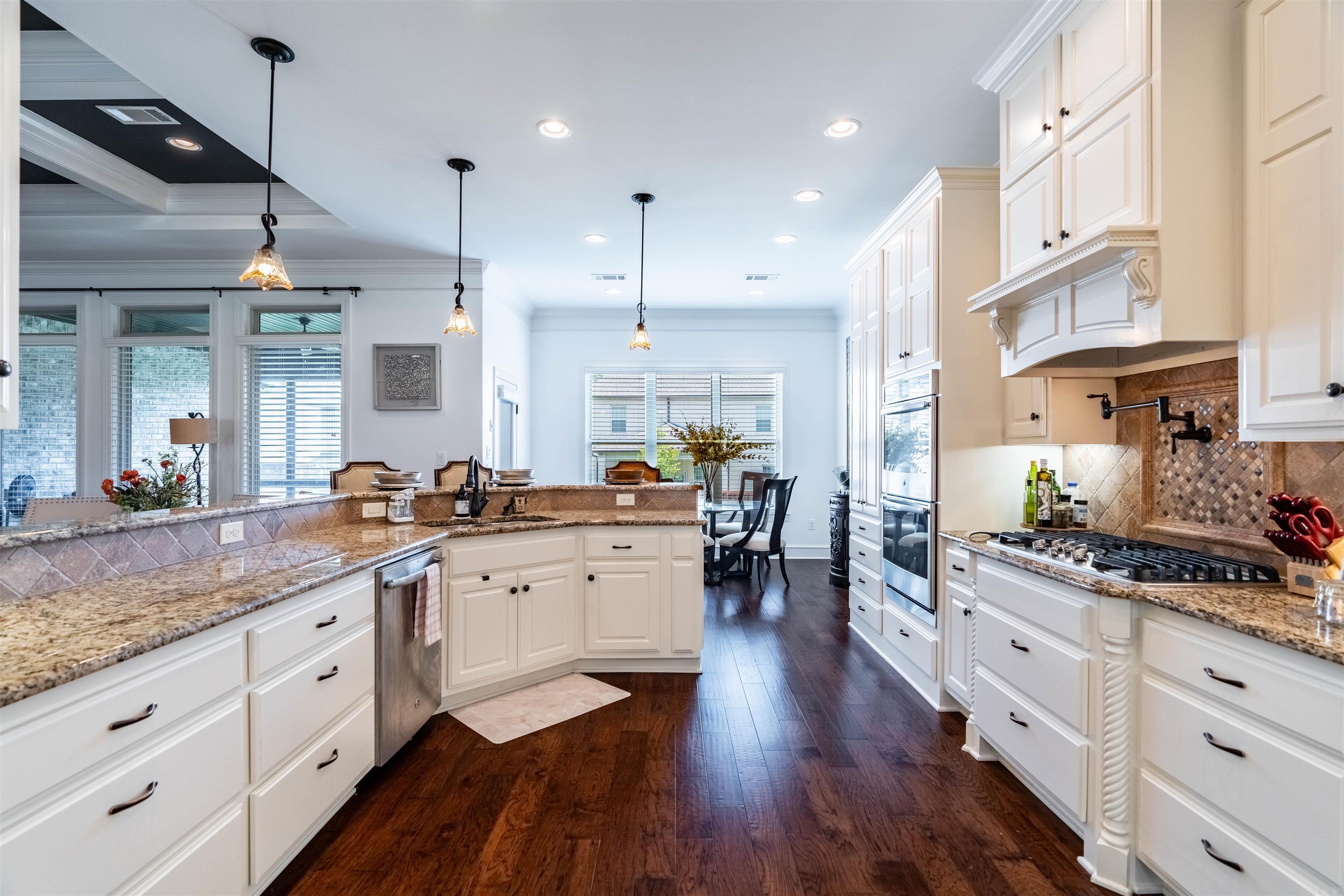 CHENAL VALLEY "MIRAMAR PLACE" - Residential