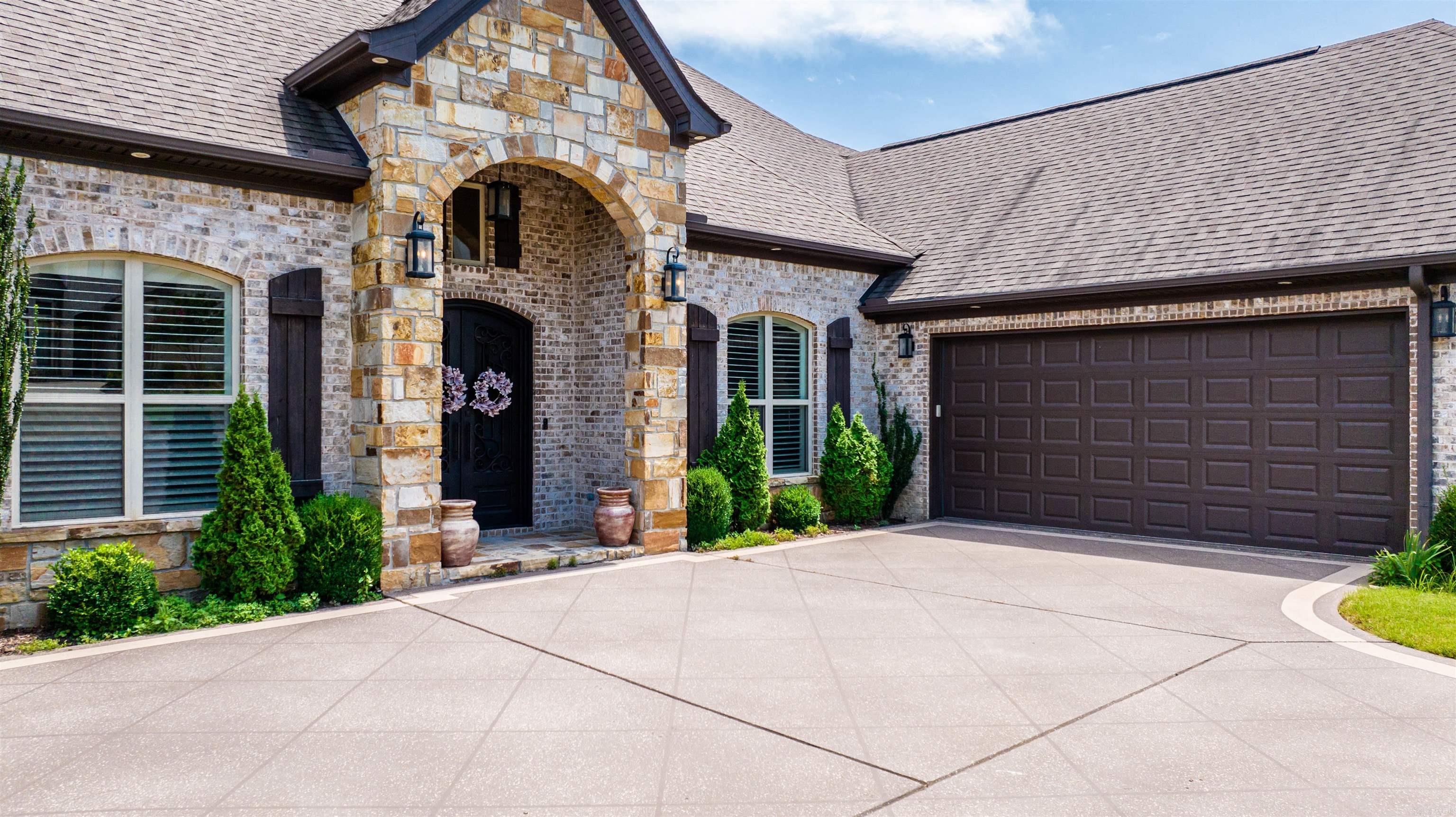 CHENAL VALLEY "MIRAMAR PLACE" - Residential
