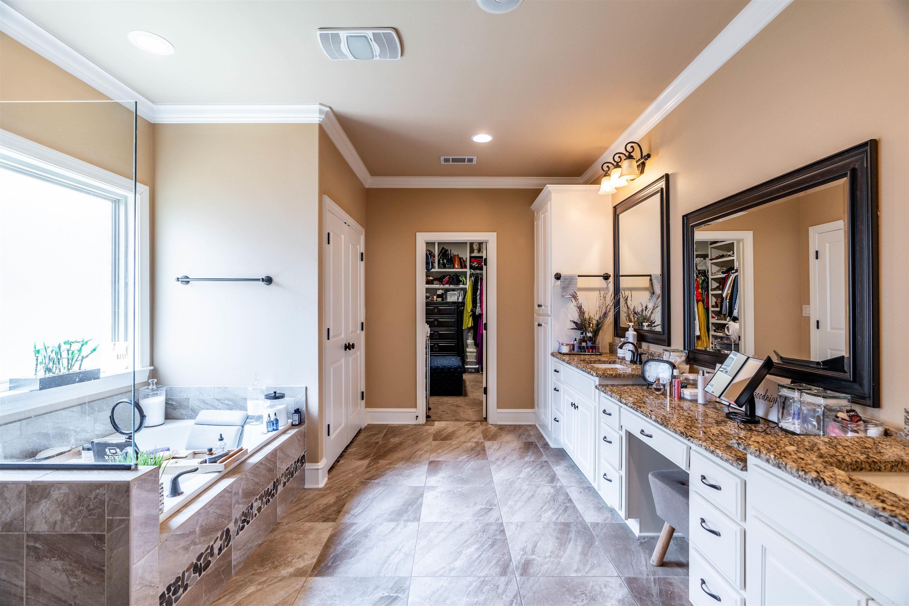 CHENAL VALLEY "MIRAMAR PLACE" - Residential