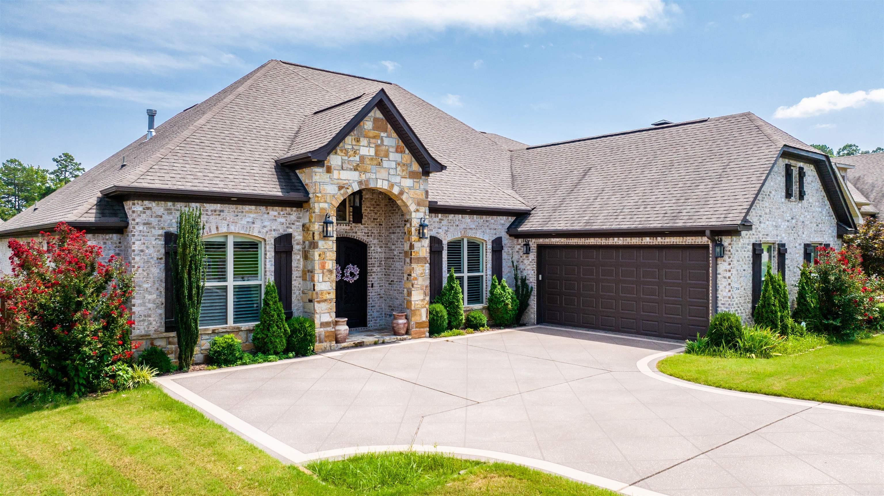 CHENAL VALLEY "MIRAMAR PLACE" - Residential