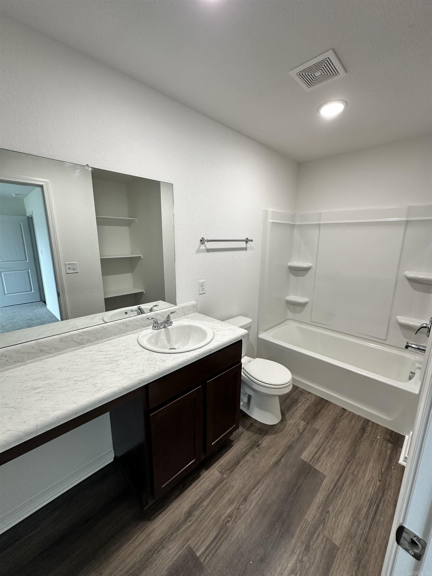 HILL FARM - Residential