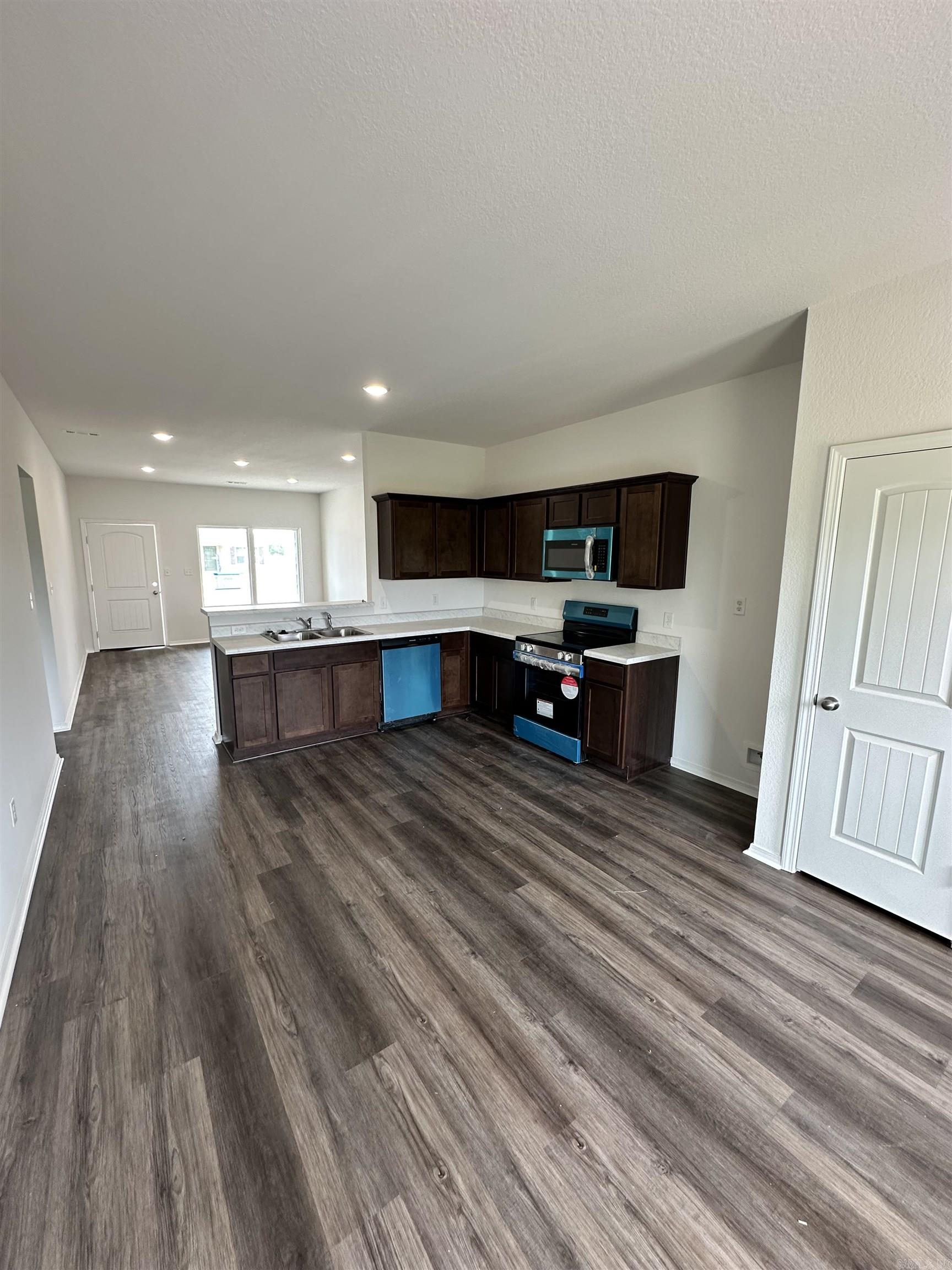 HILL FARM - Residential