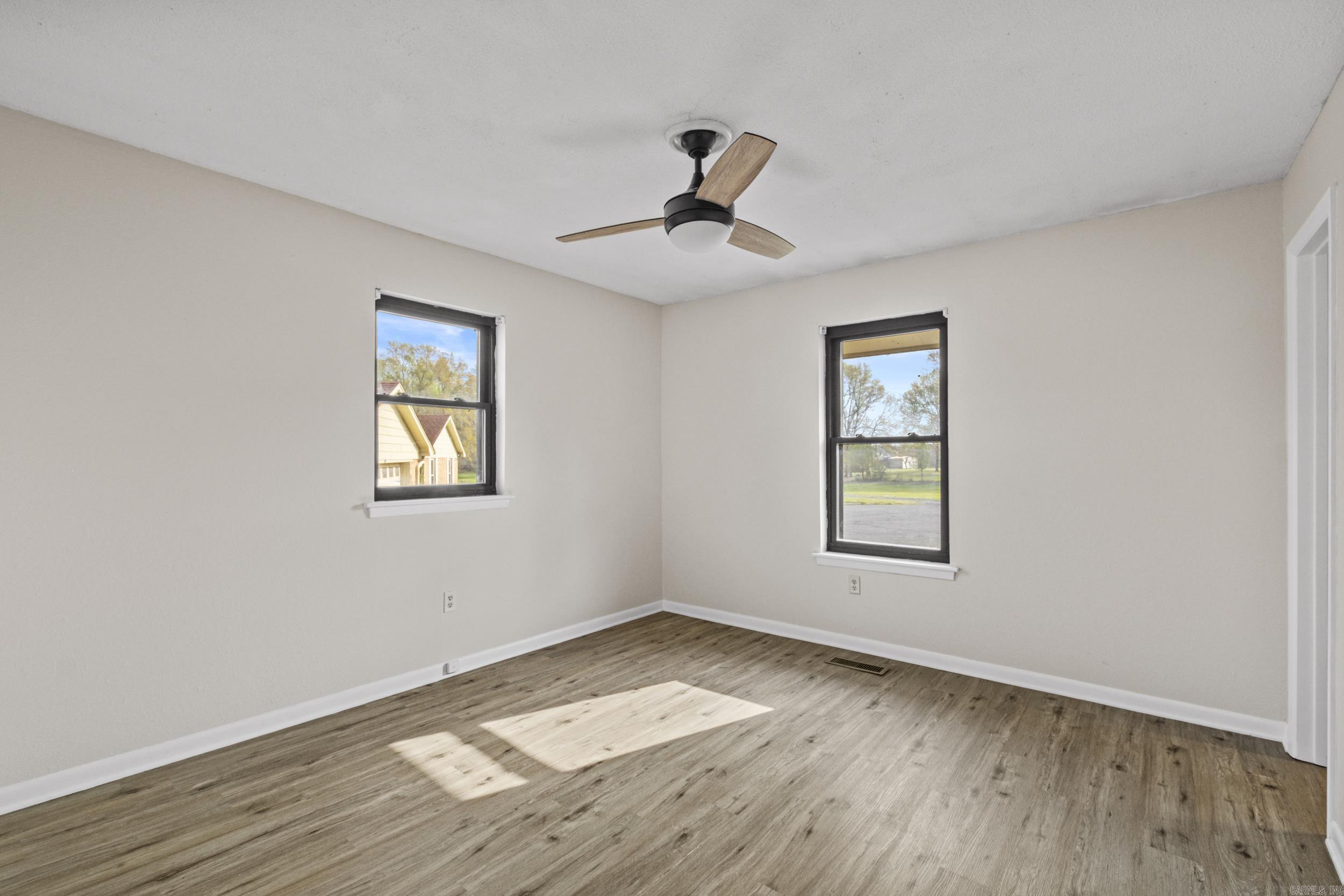 INDIANHEAD LAKES EST - Residential