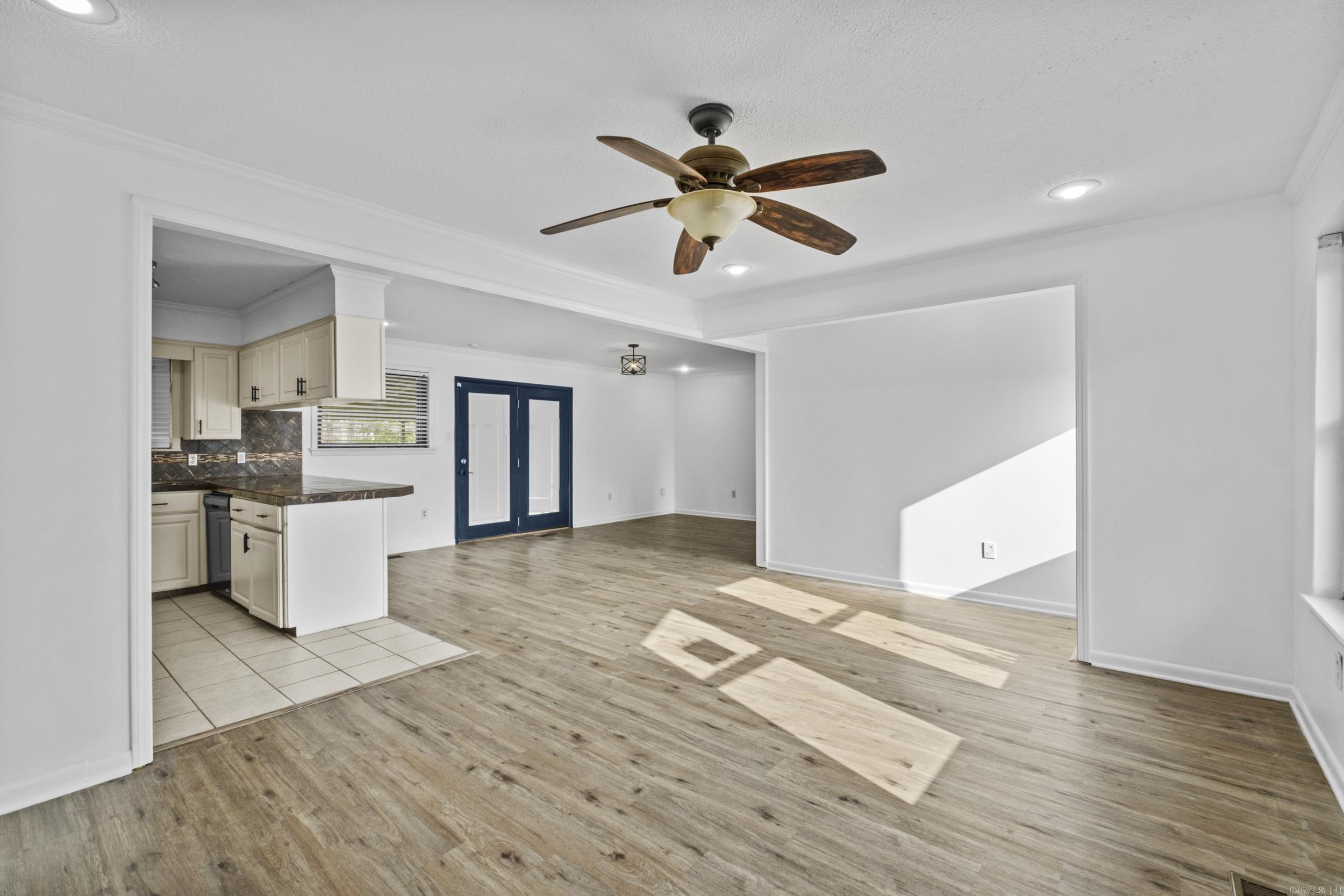 INDIANHEAD LAKES EST - Residential