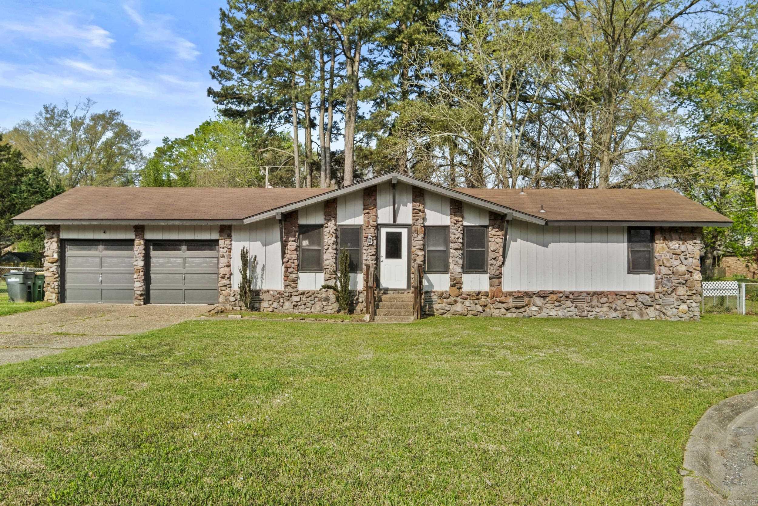 INDIANHEAD LAKES EST - Residential