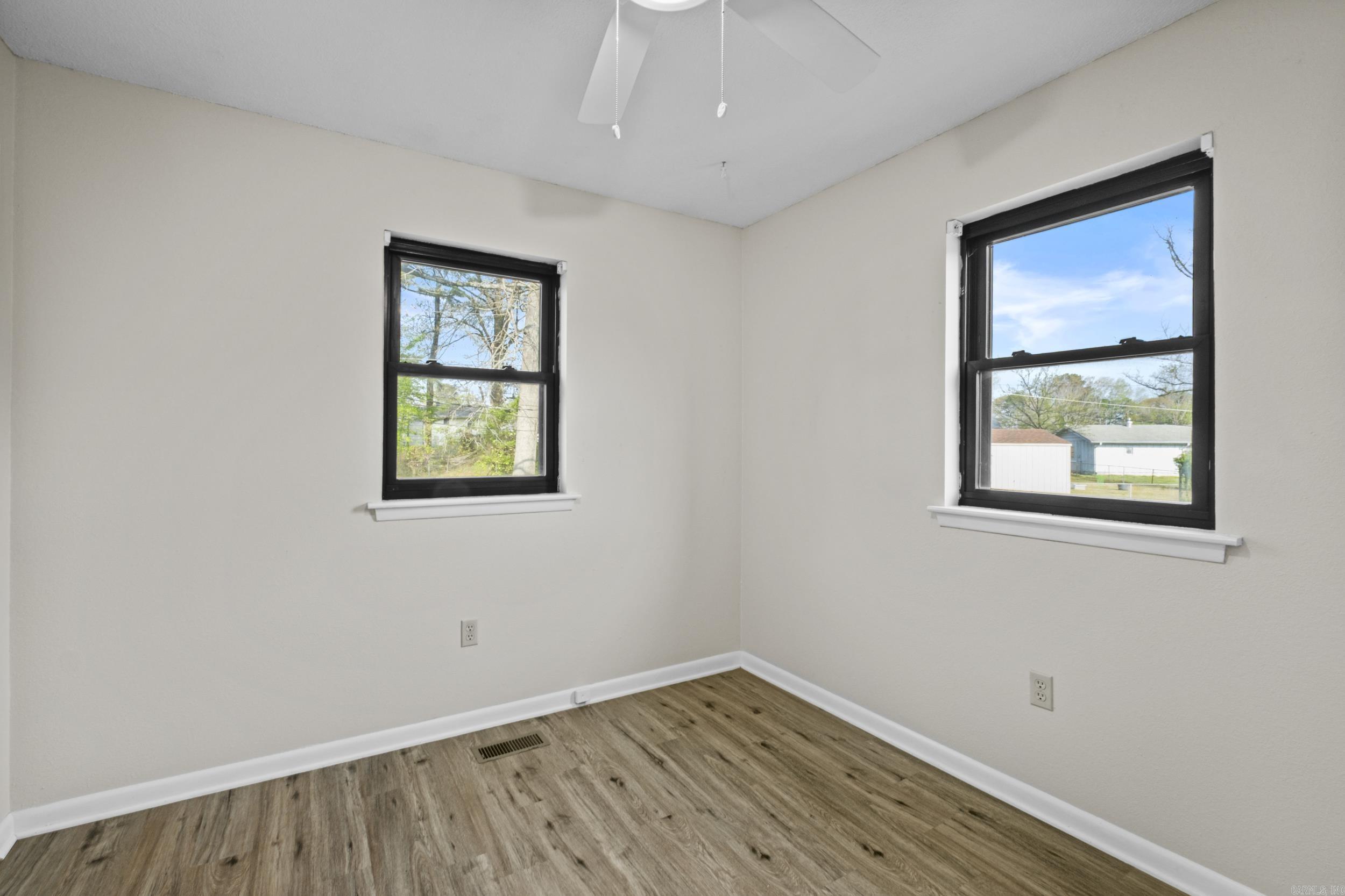 INDIANHEAD LAKES EST - Residential