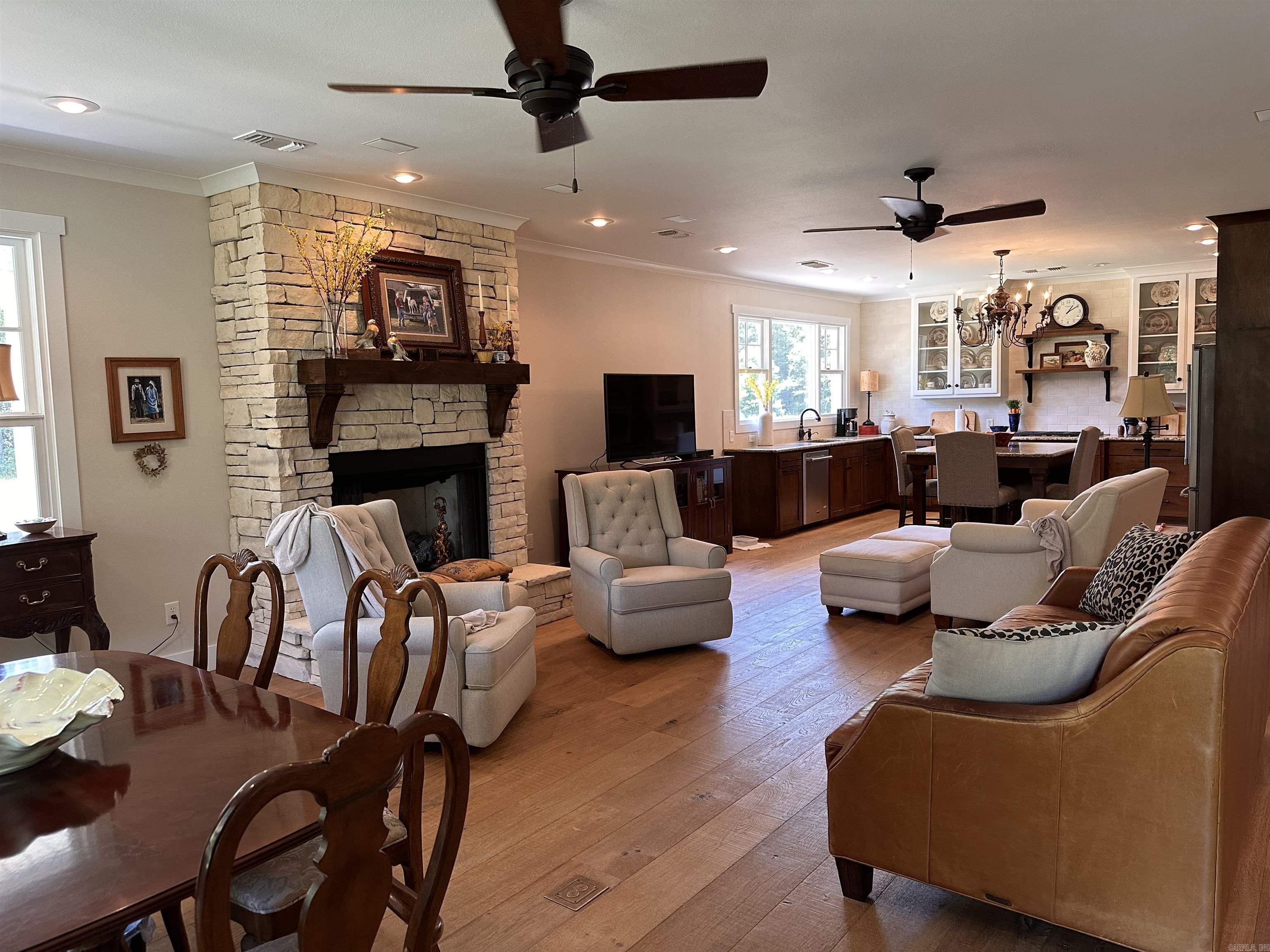 EMERSON - Residential