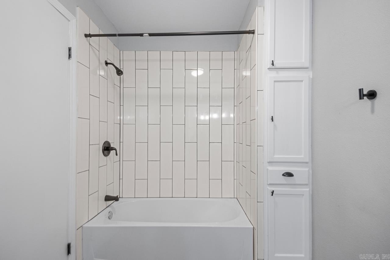 SHADY GROVE - Residential