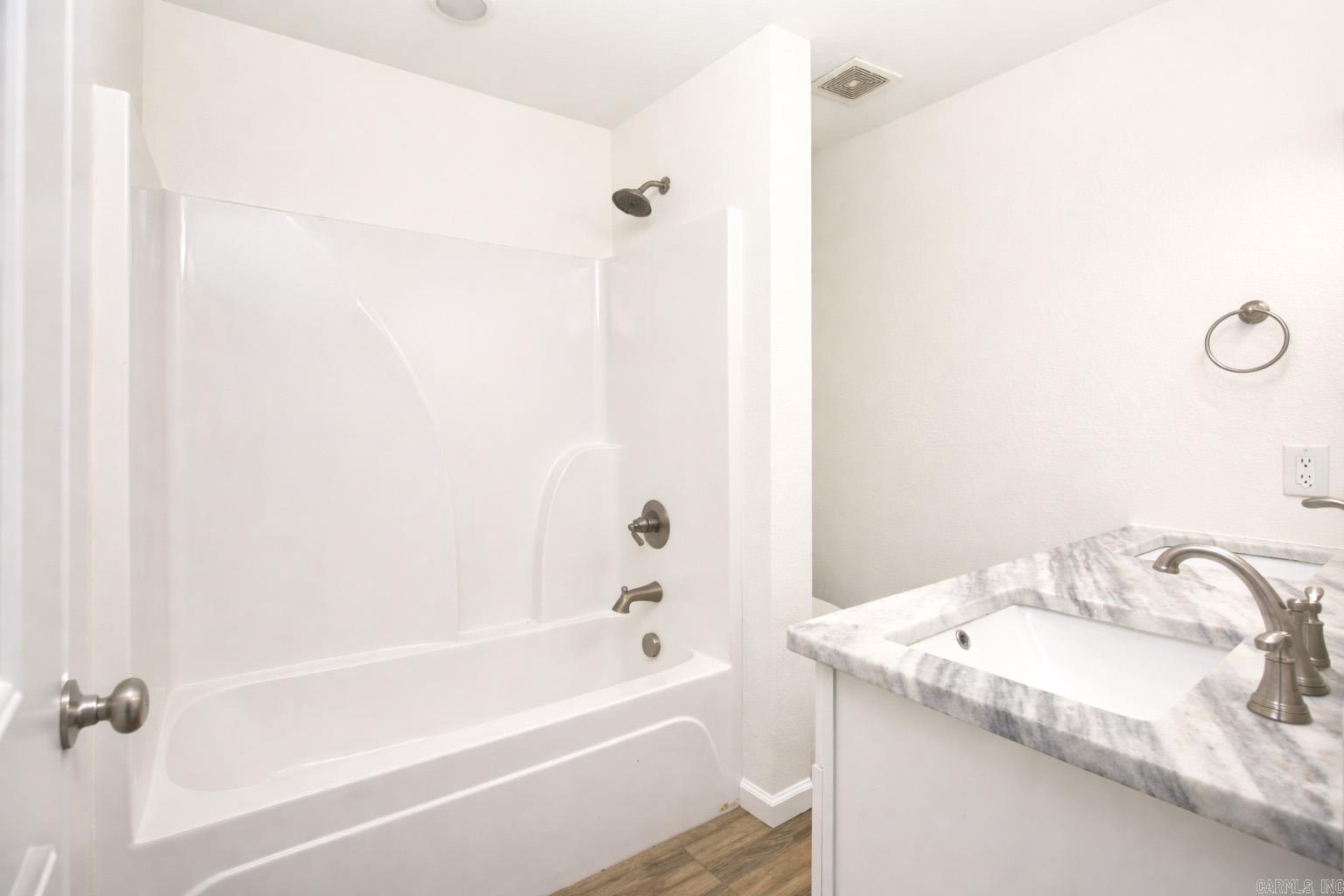 TANGLEWOOD HTS - Residential