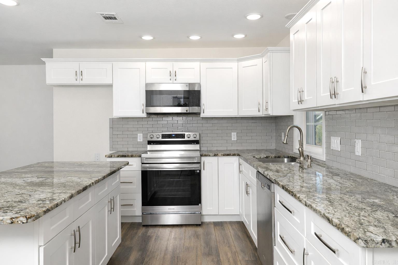 TANGLEWOOD HTS - Residential