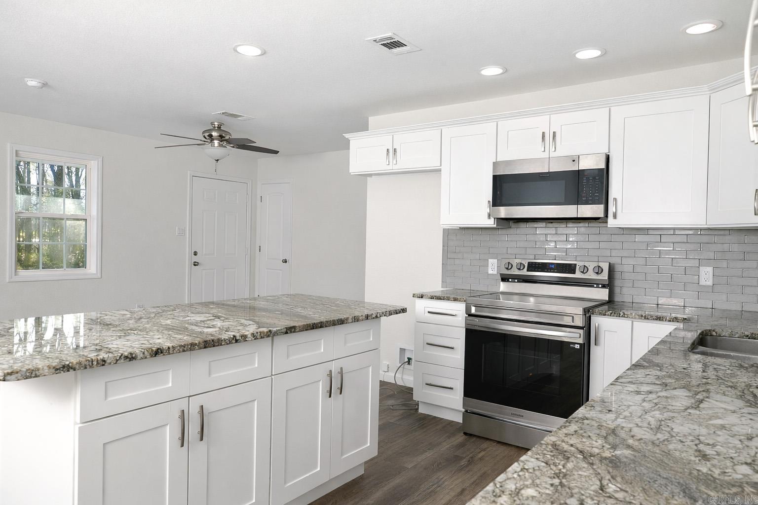 TANGLEWOOD HTS - Residential