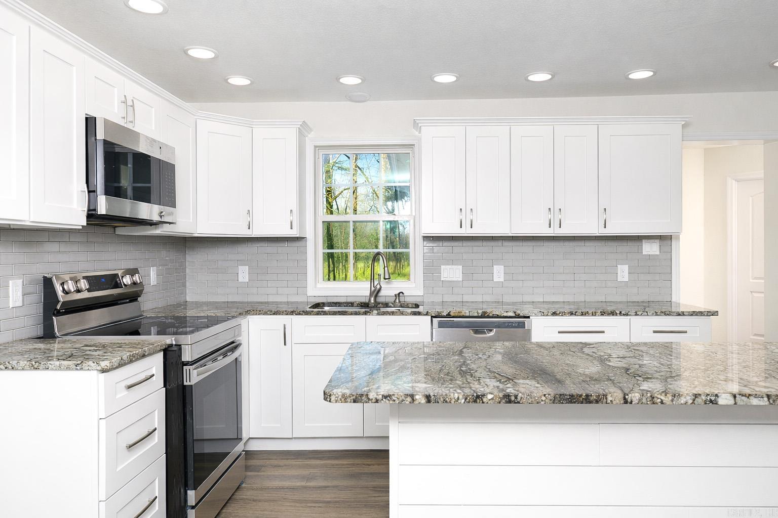 TANGLEWOOD HTS - Residential