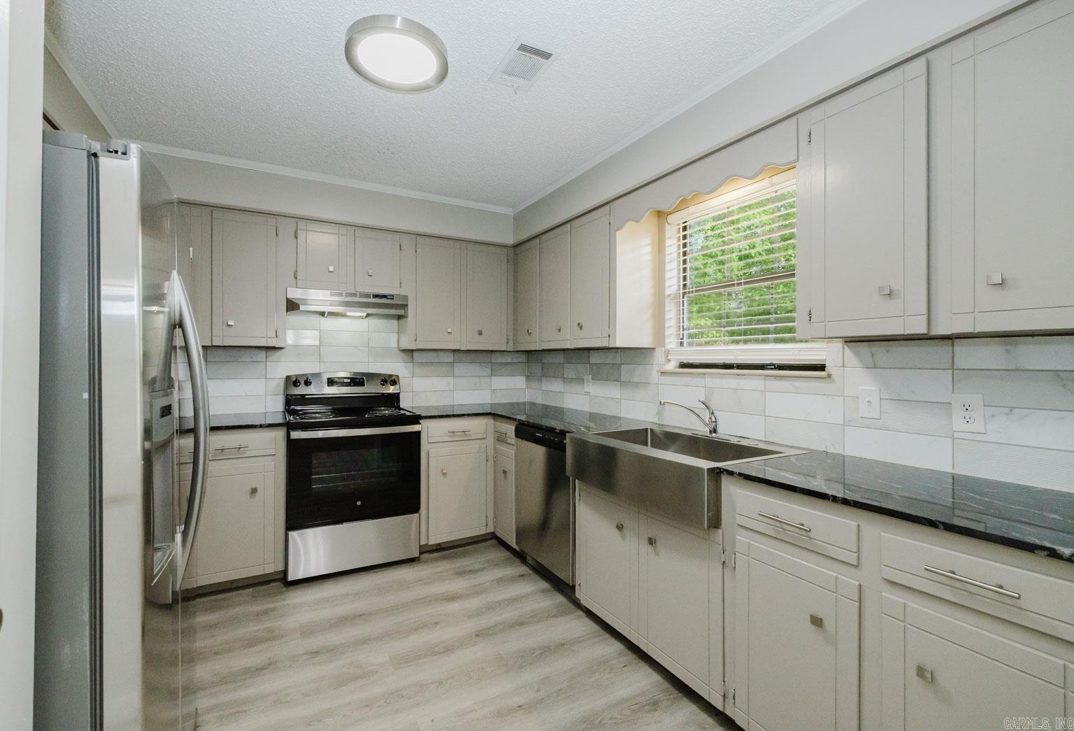 MEADOWBROOK - Residential