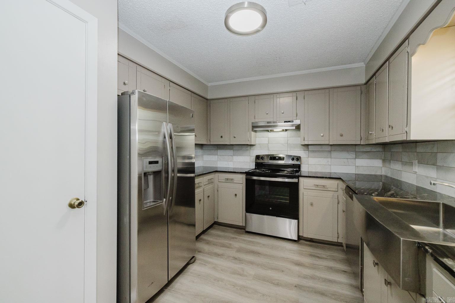 MEADOWBROOK - Residential