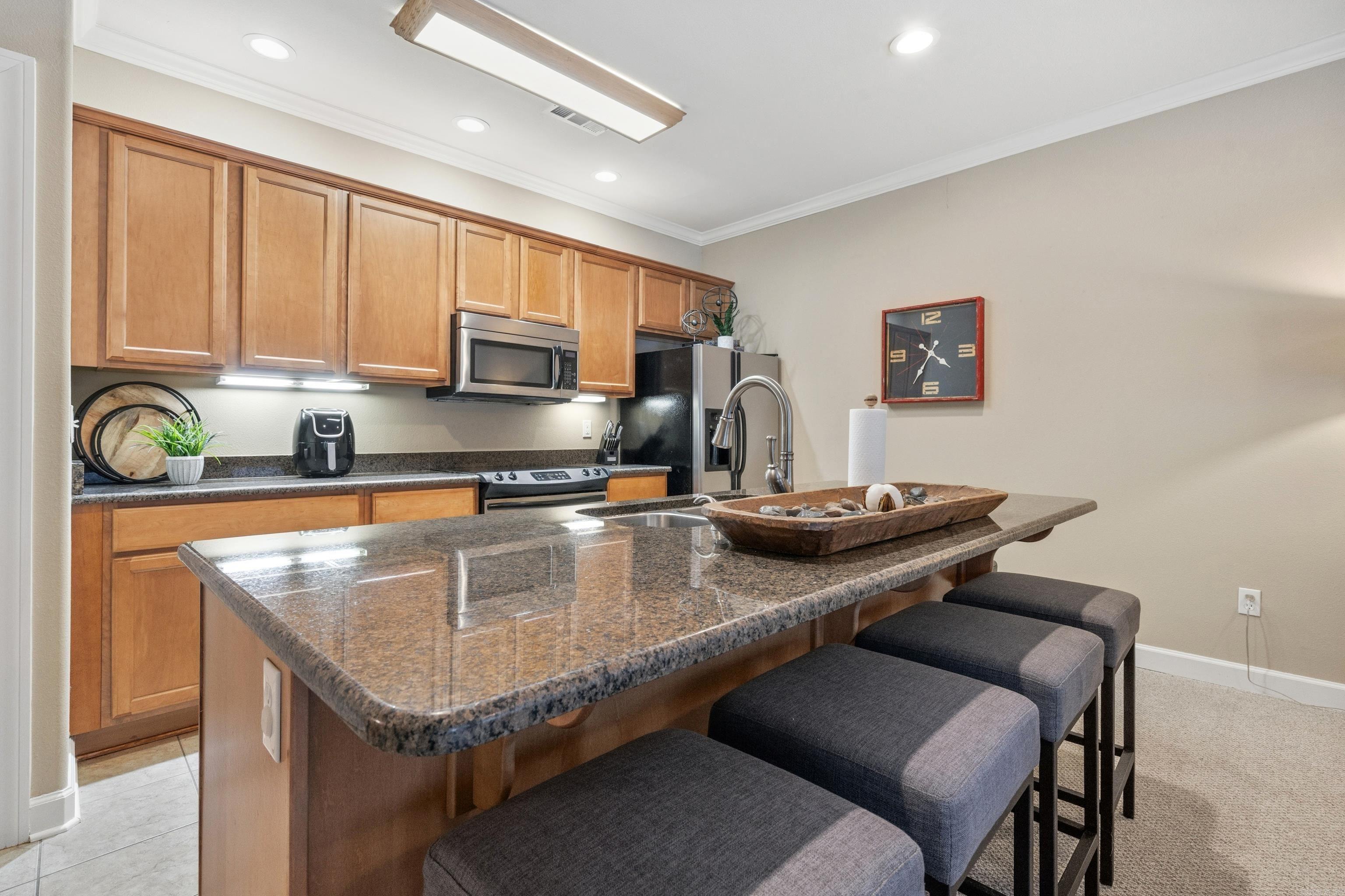 WOODLAND HILLS - Residential