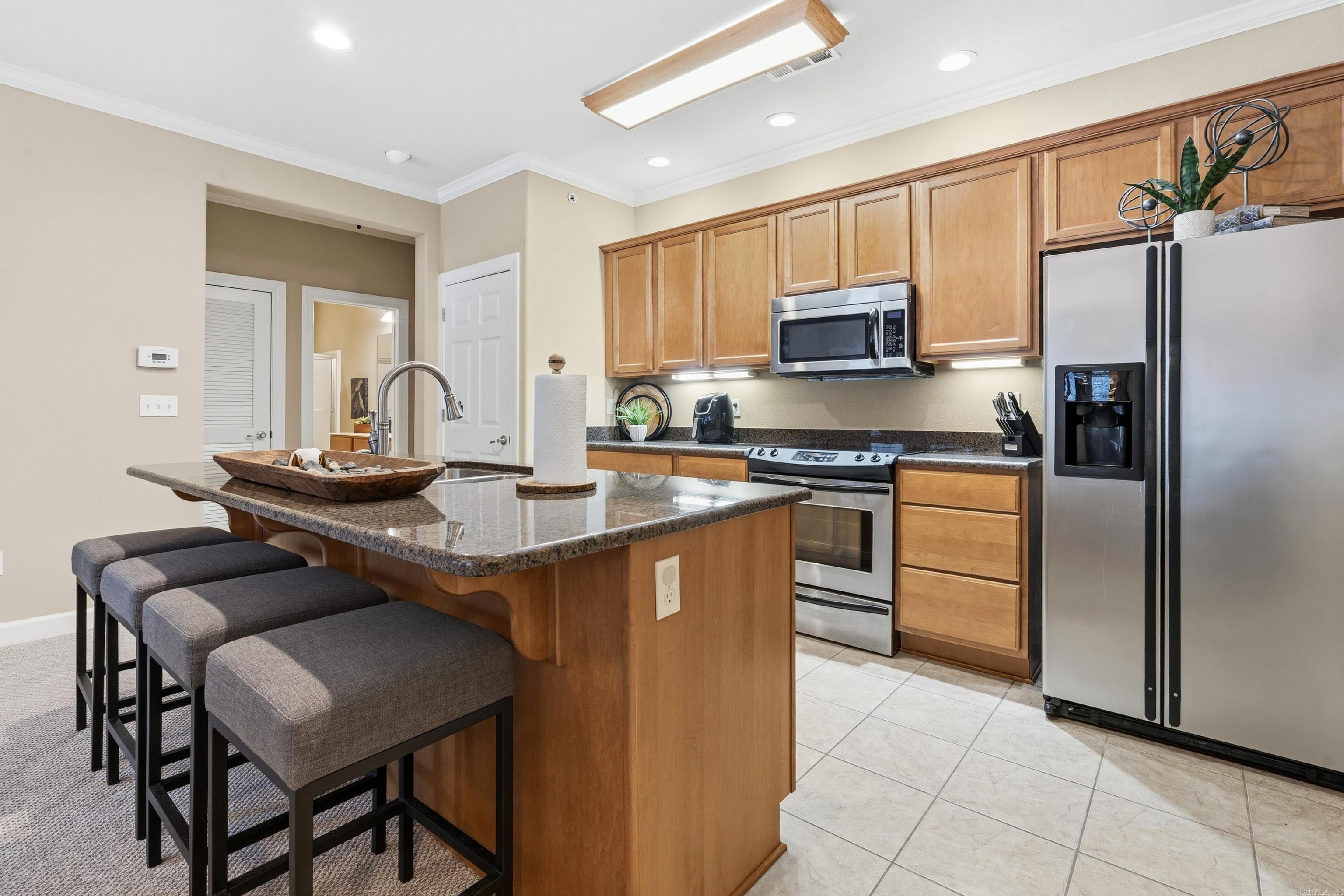 WOODLAND HILLS - Residential