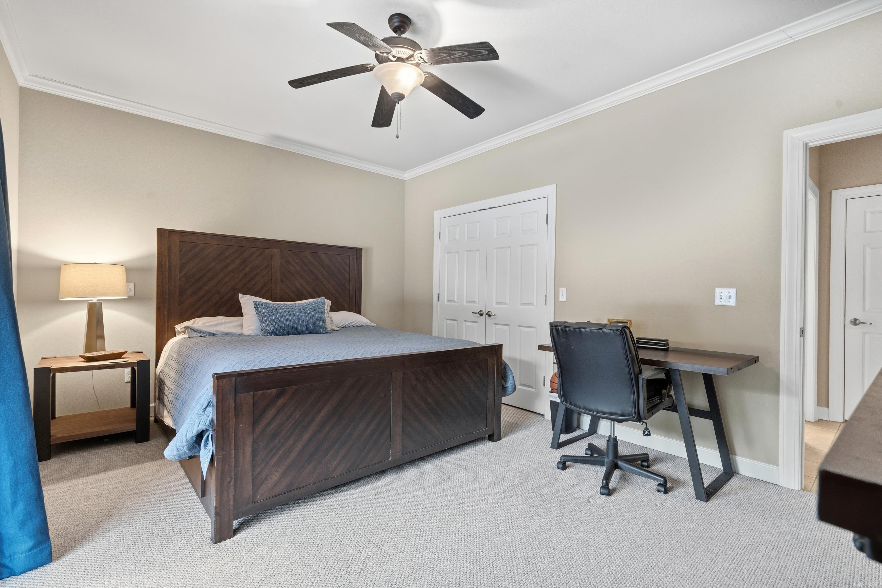 WOODLAND HILLS - Residential