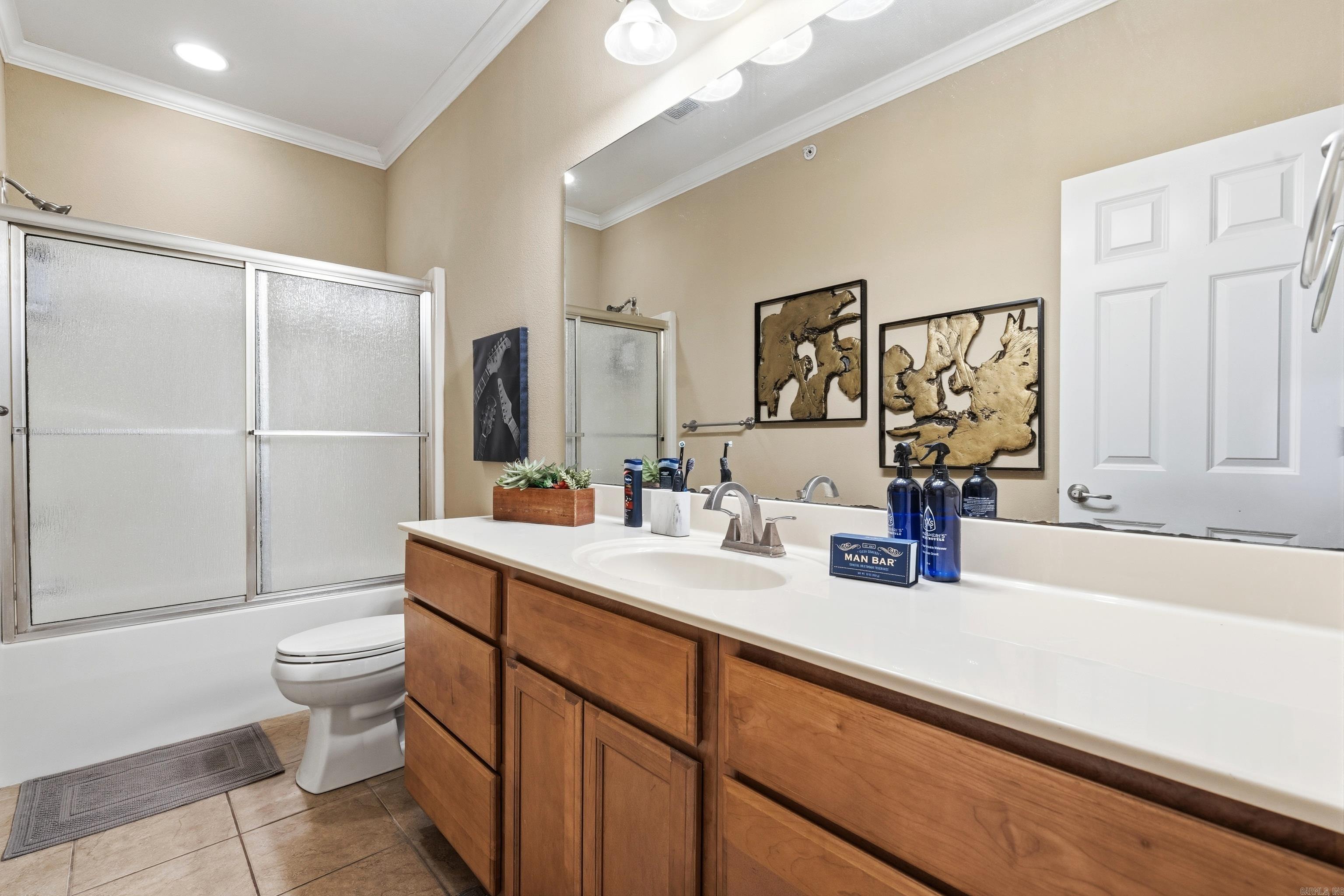 WOODLAND HILLS - Residential