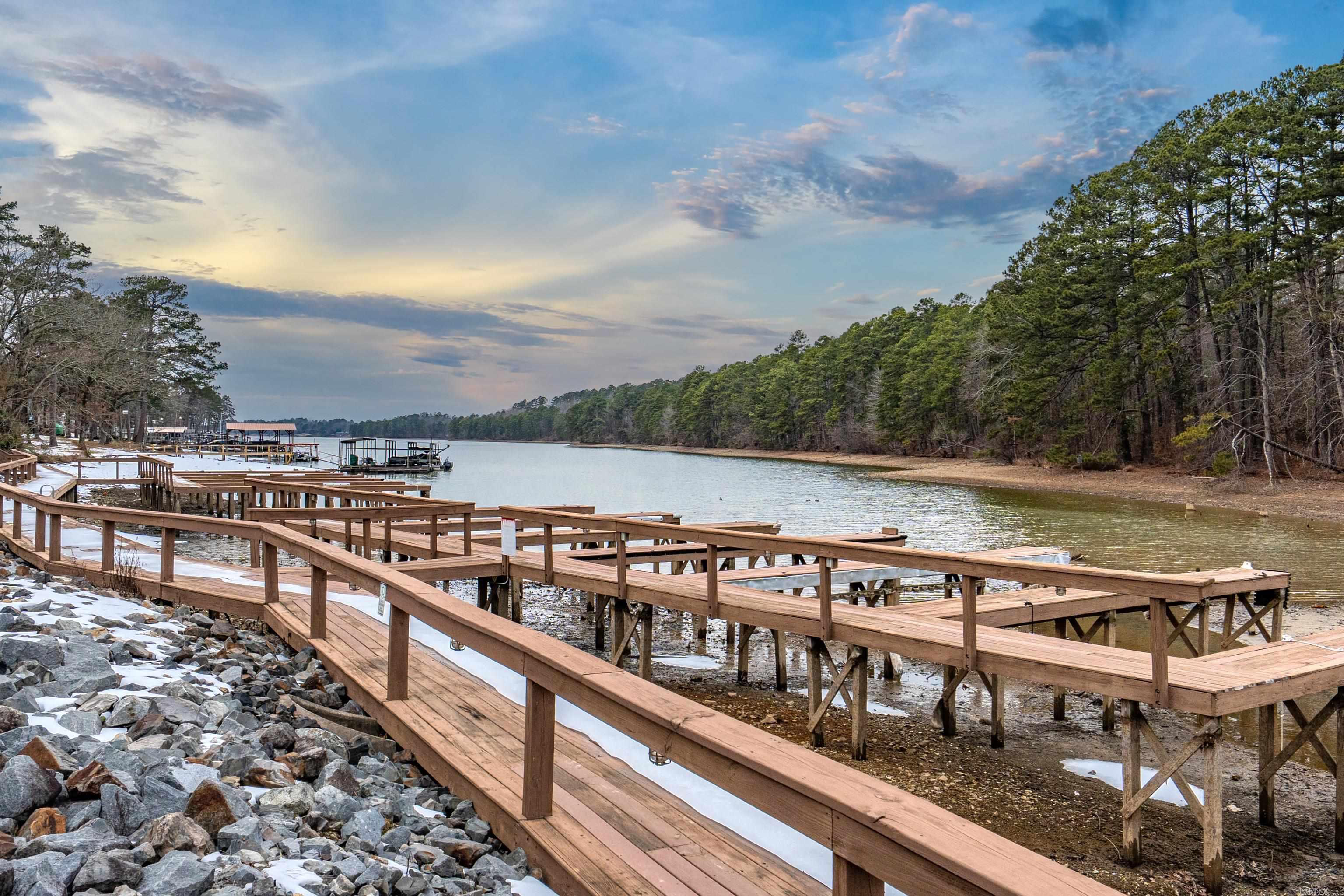 WOODLAND HILLS - Residential