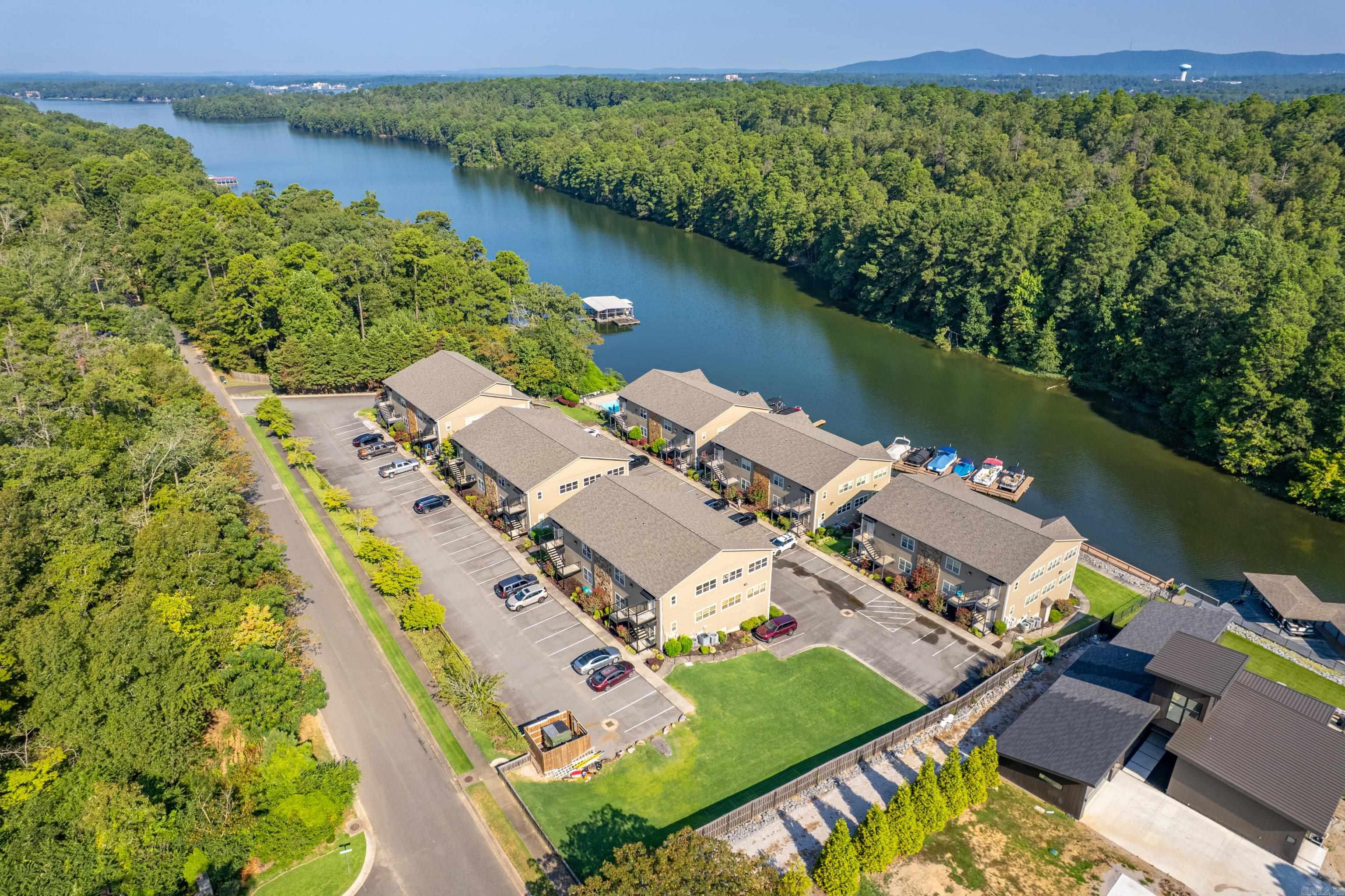 WOODLAND HILLS - Residential