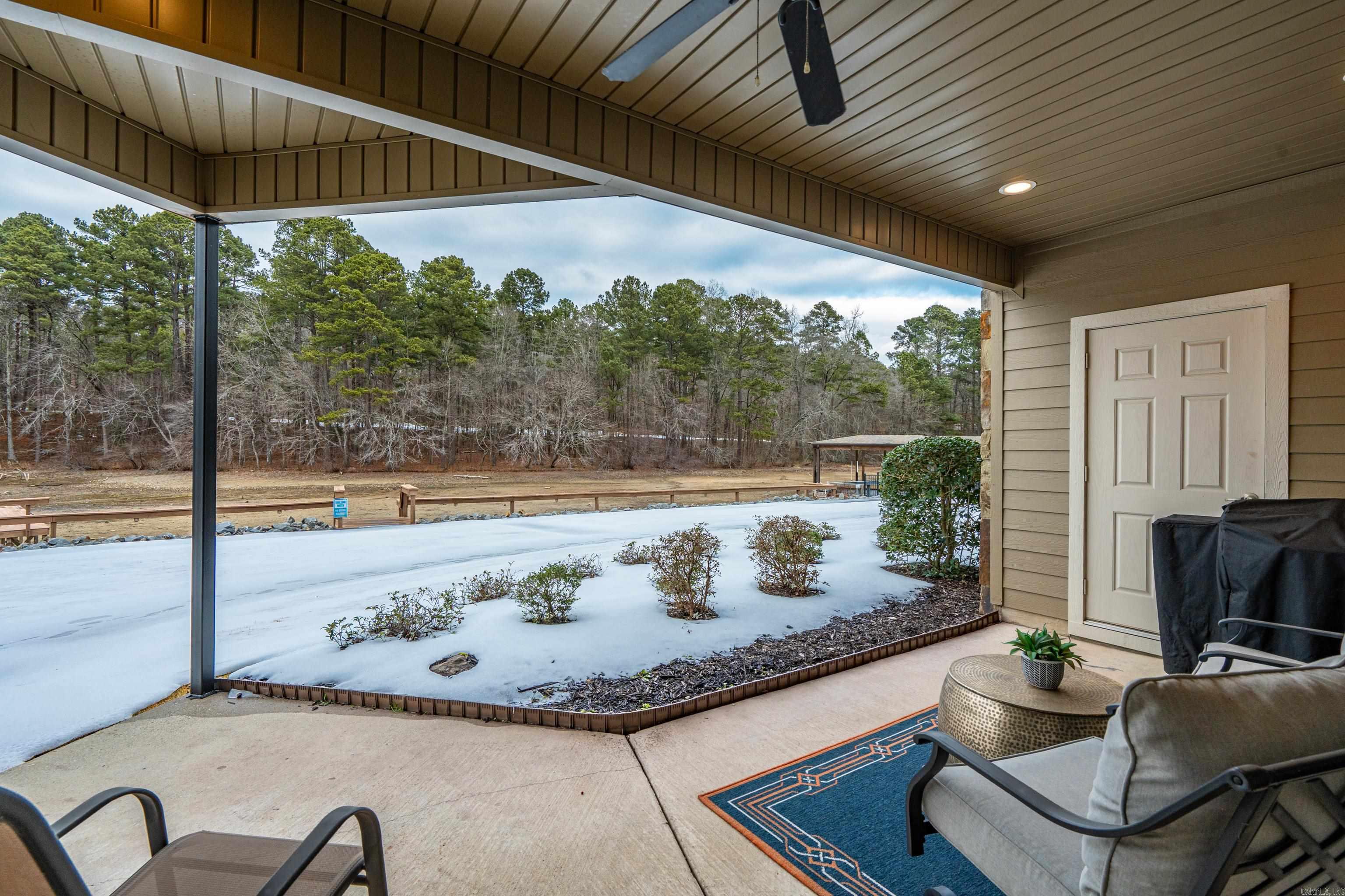 WOODLAND HILLS - Residential