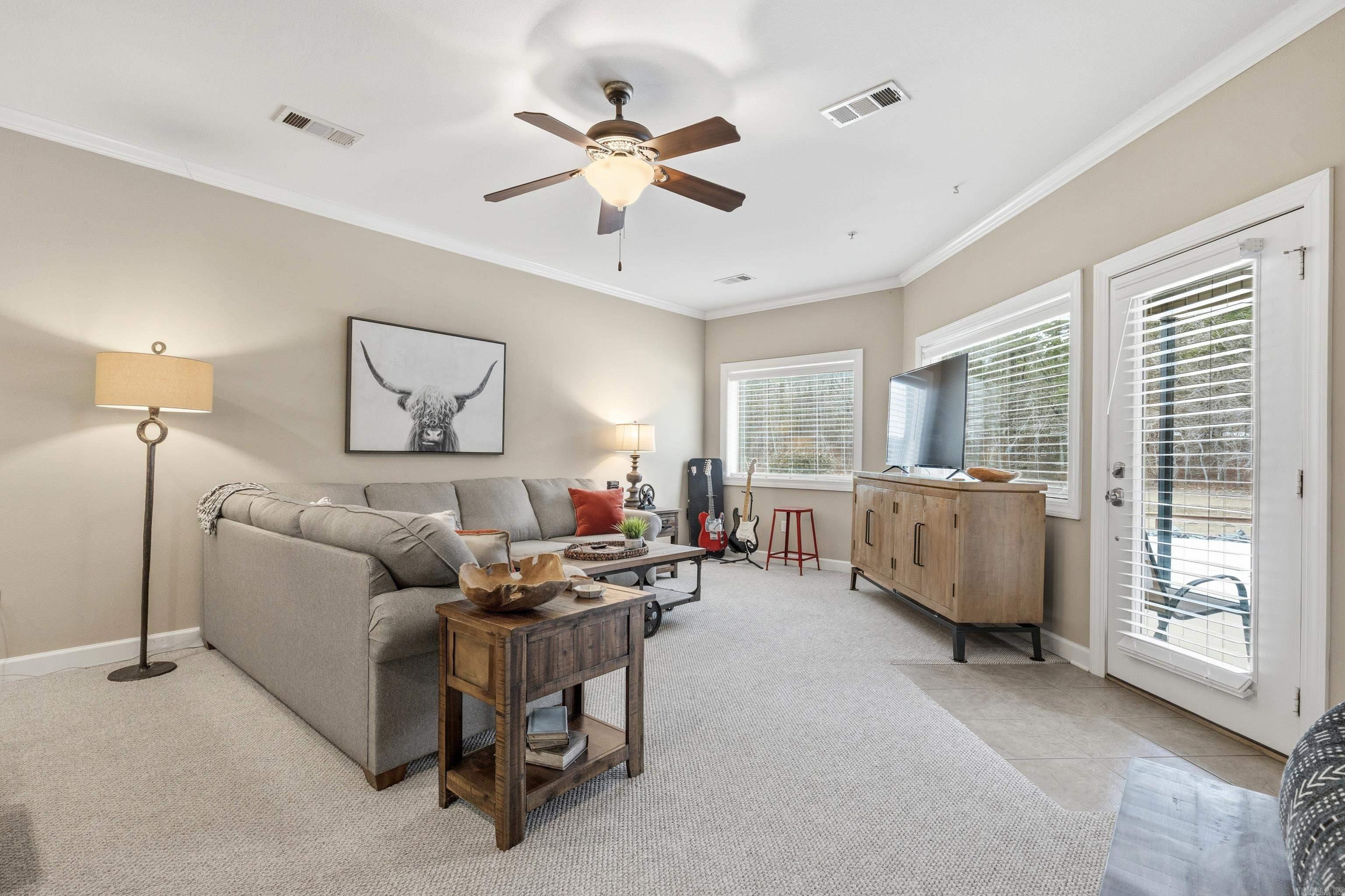 WOODLAND HILLS - Residential