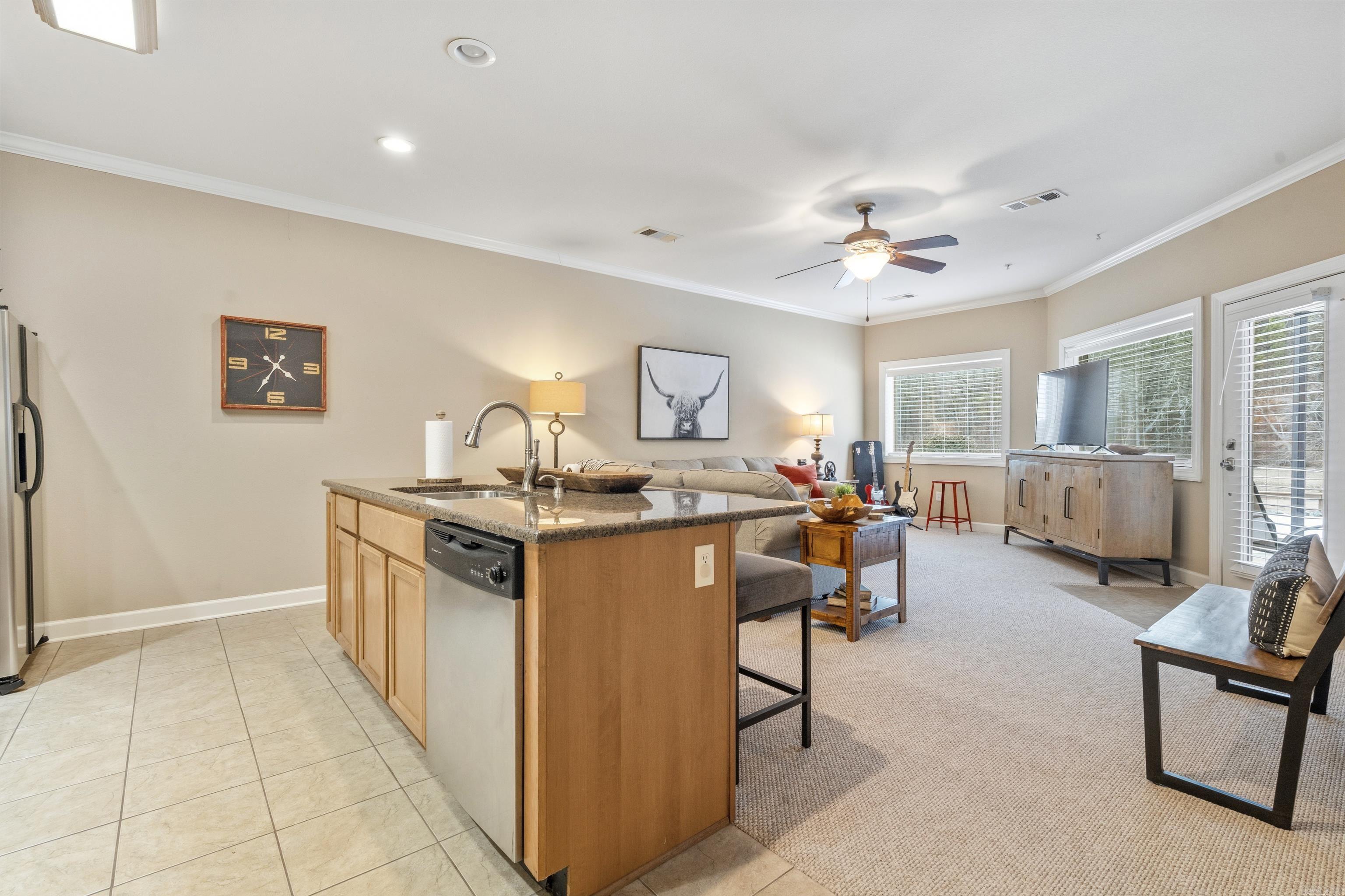 WOODLAND HILLS - Residential