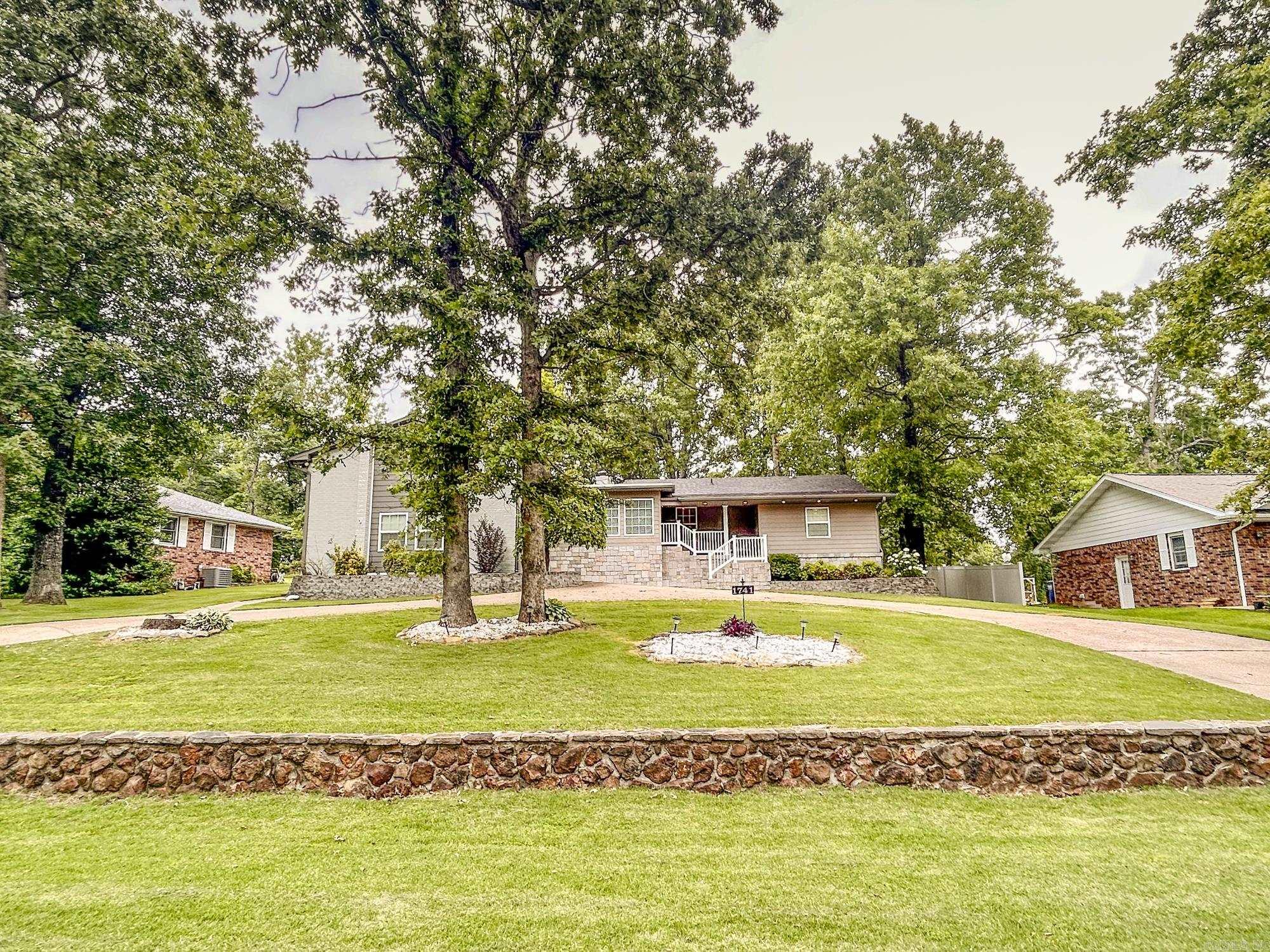 Village Green 1st - Residential