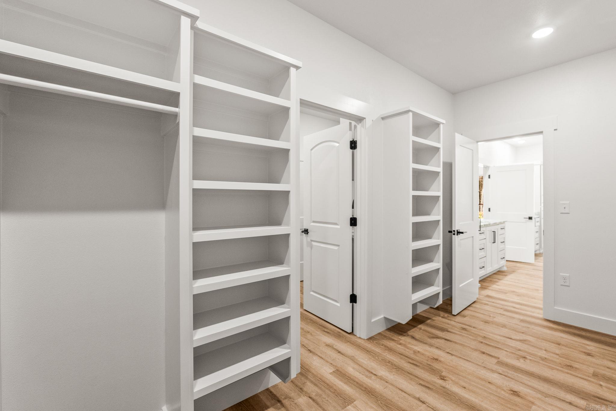 COYOTE RIDGE - Residential