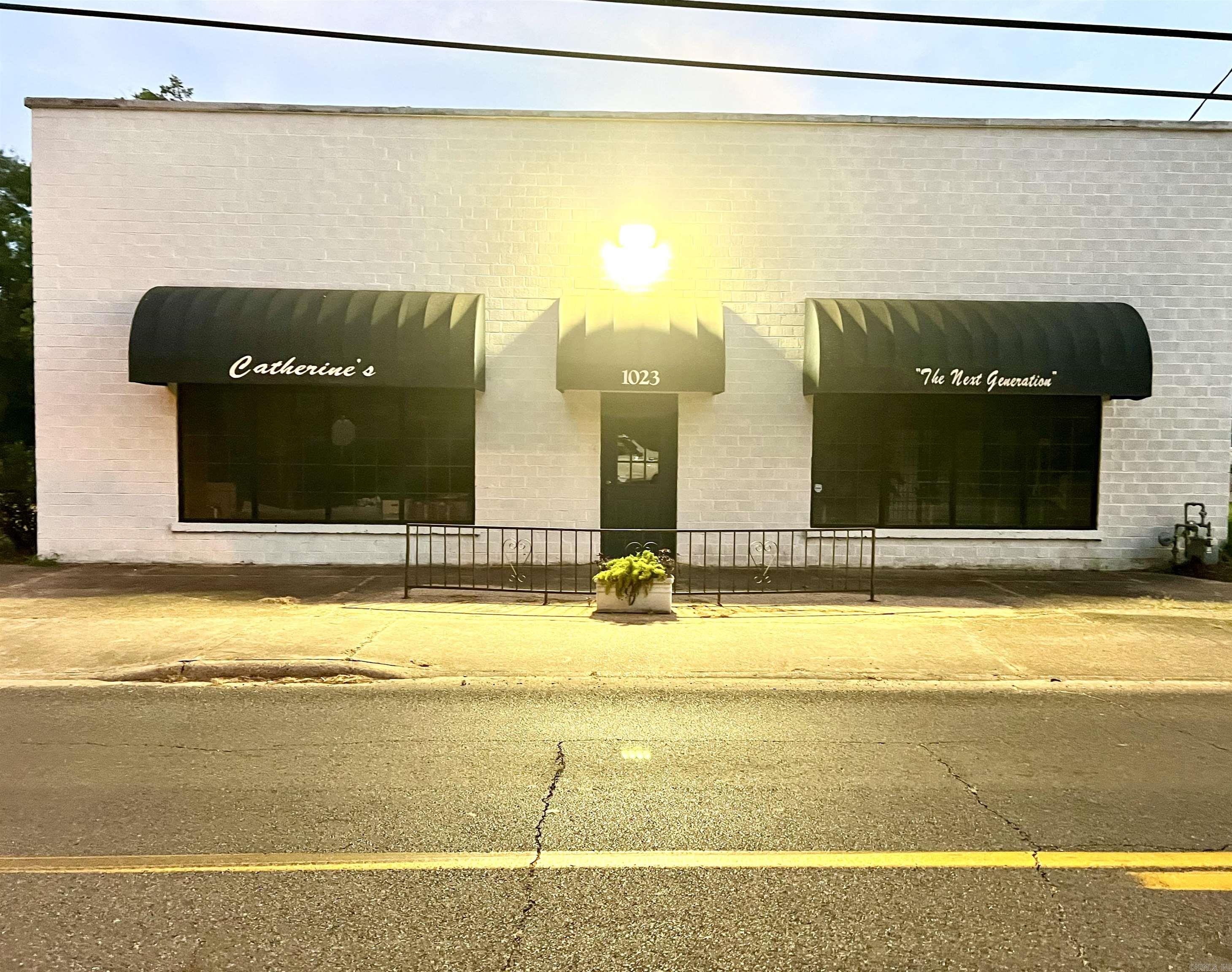 VAN - Commercial Sale