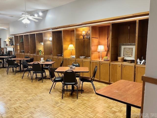 VAN - Commercial Sale