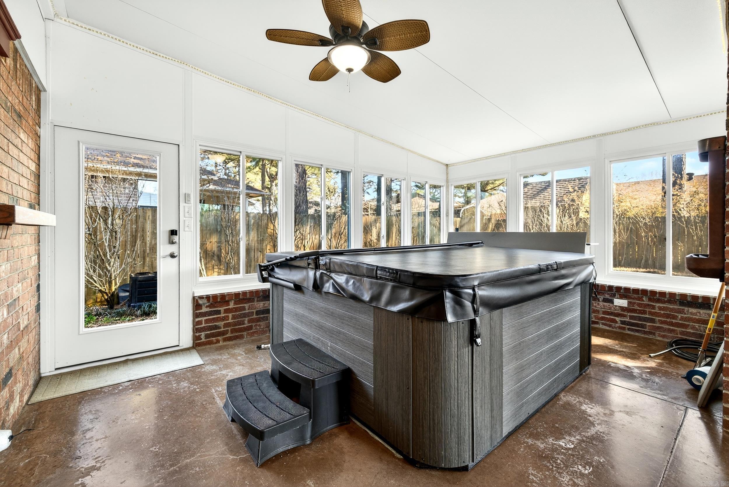 FOXWOOD J - Residential