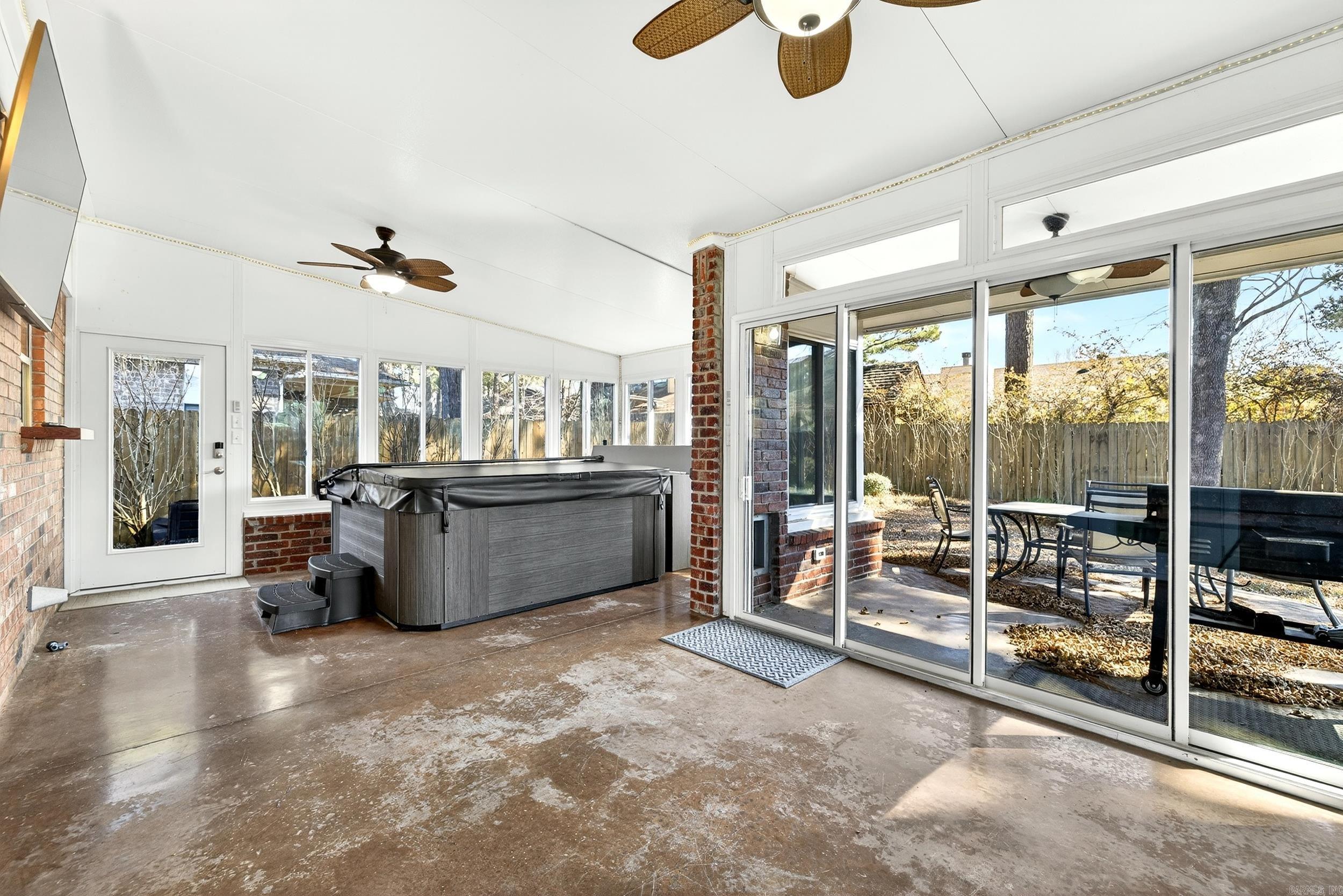 FOXWOOD J - Residential