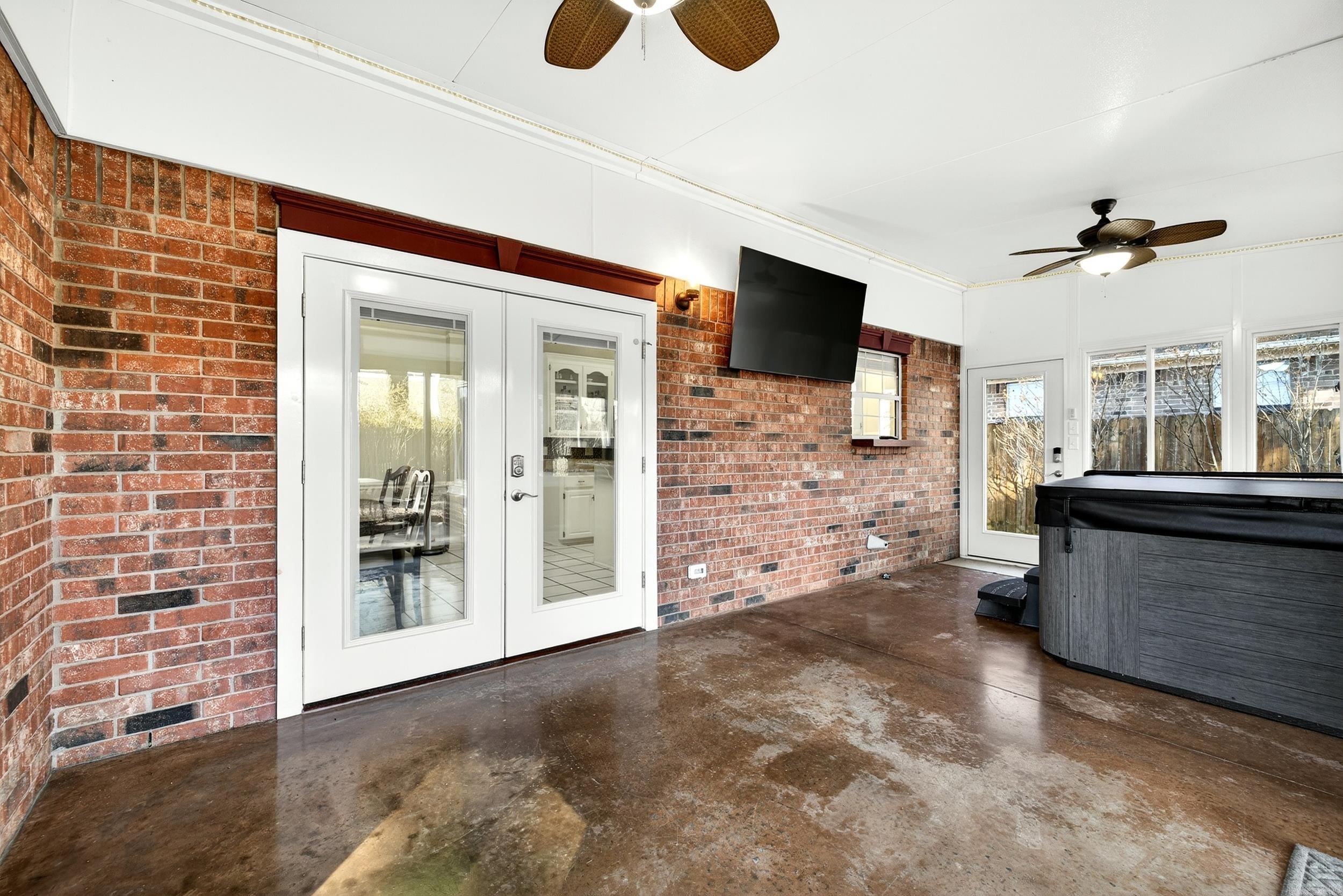 FOXWOOD J - Residential